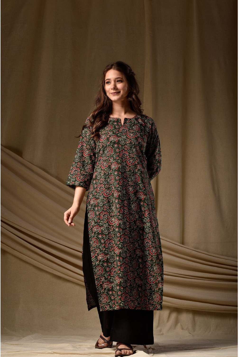 Image of PIROKI Women Embroidered Straight Kurta