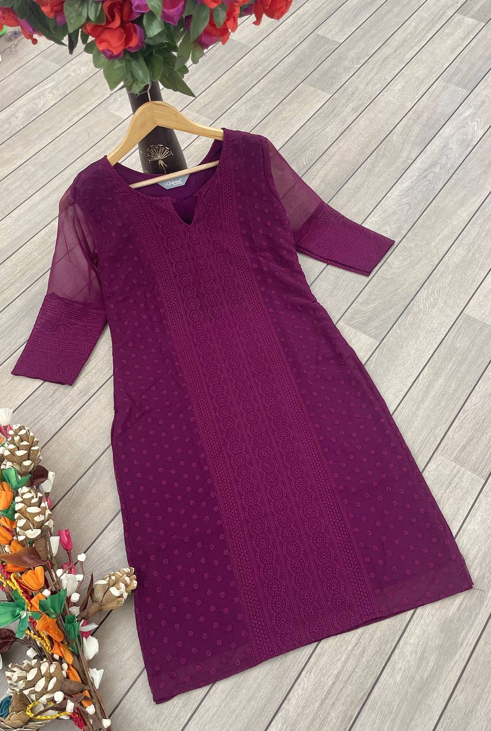 GUFRINA Women Embroidered Georgette Straight Kurta (Purple)