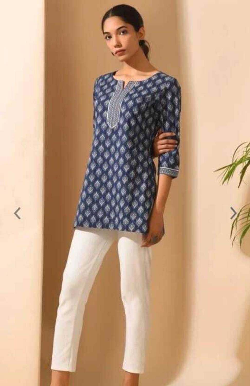 VILONI Women Printed Viscose Rayon Straight Kurta (Blue)