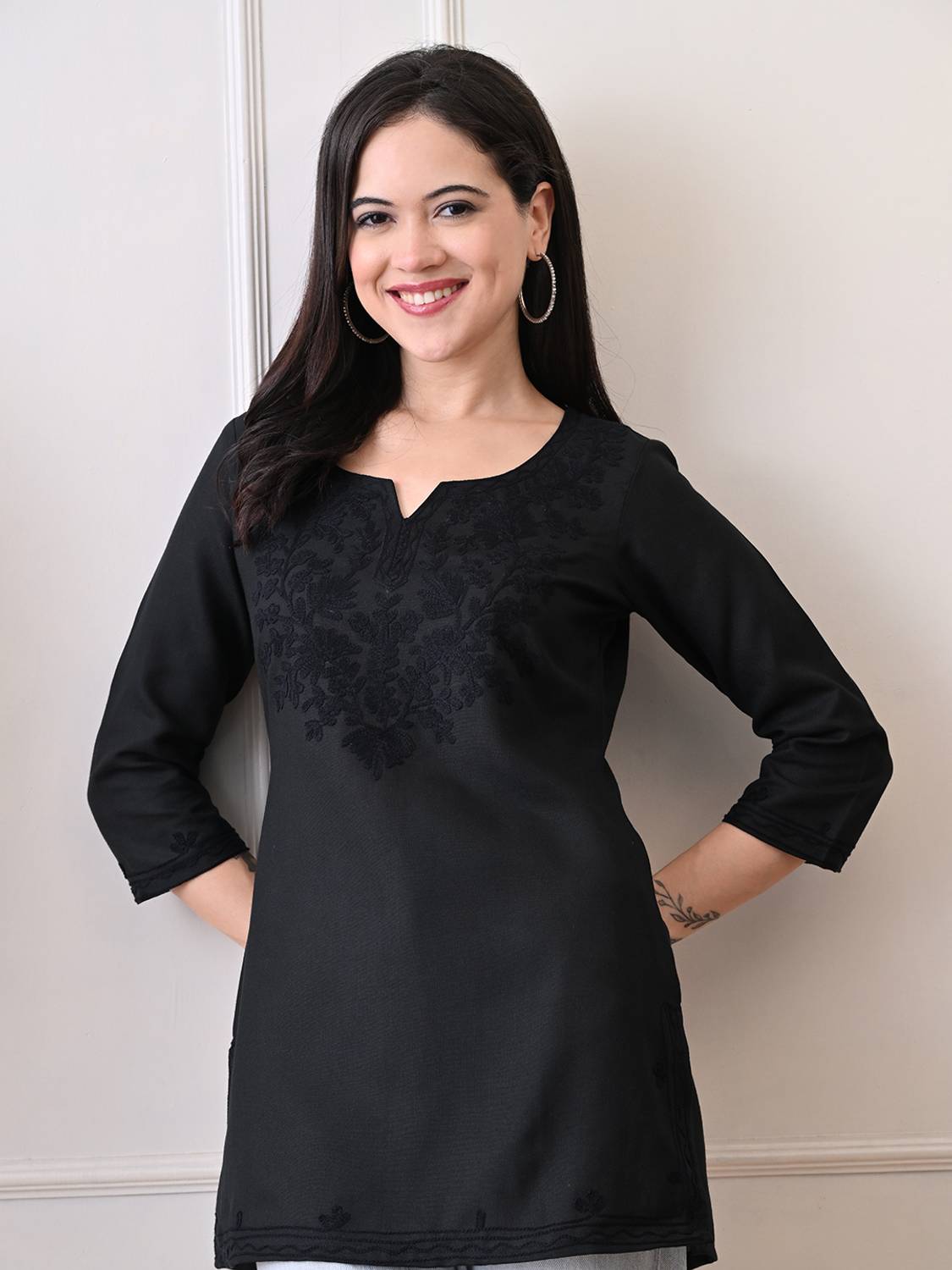 Akshatani Women Embroidered Straight Kurta