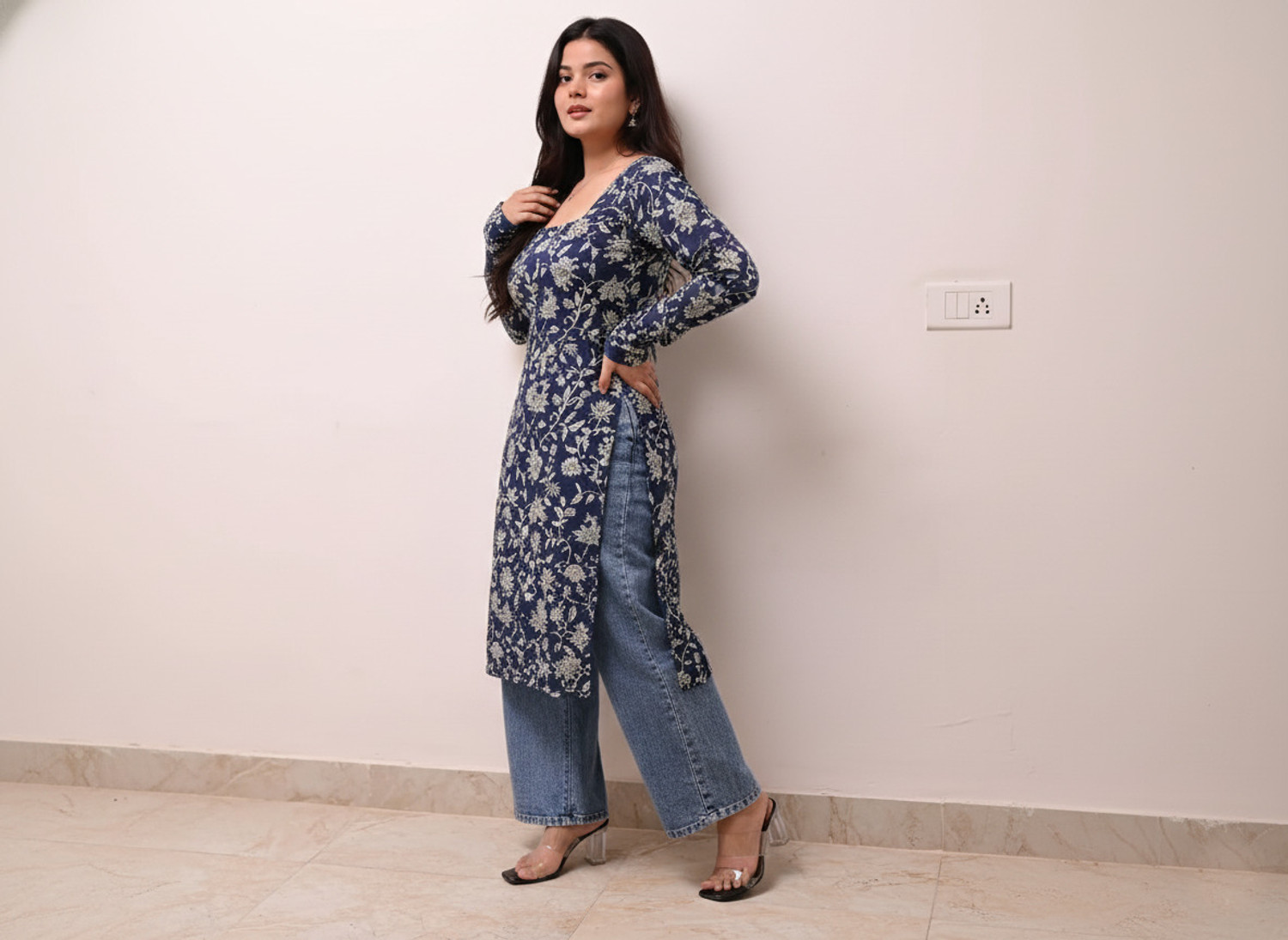 Image of CLANGER Women Floral Print Straight Kurta