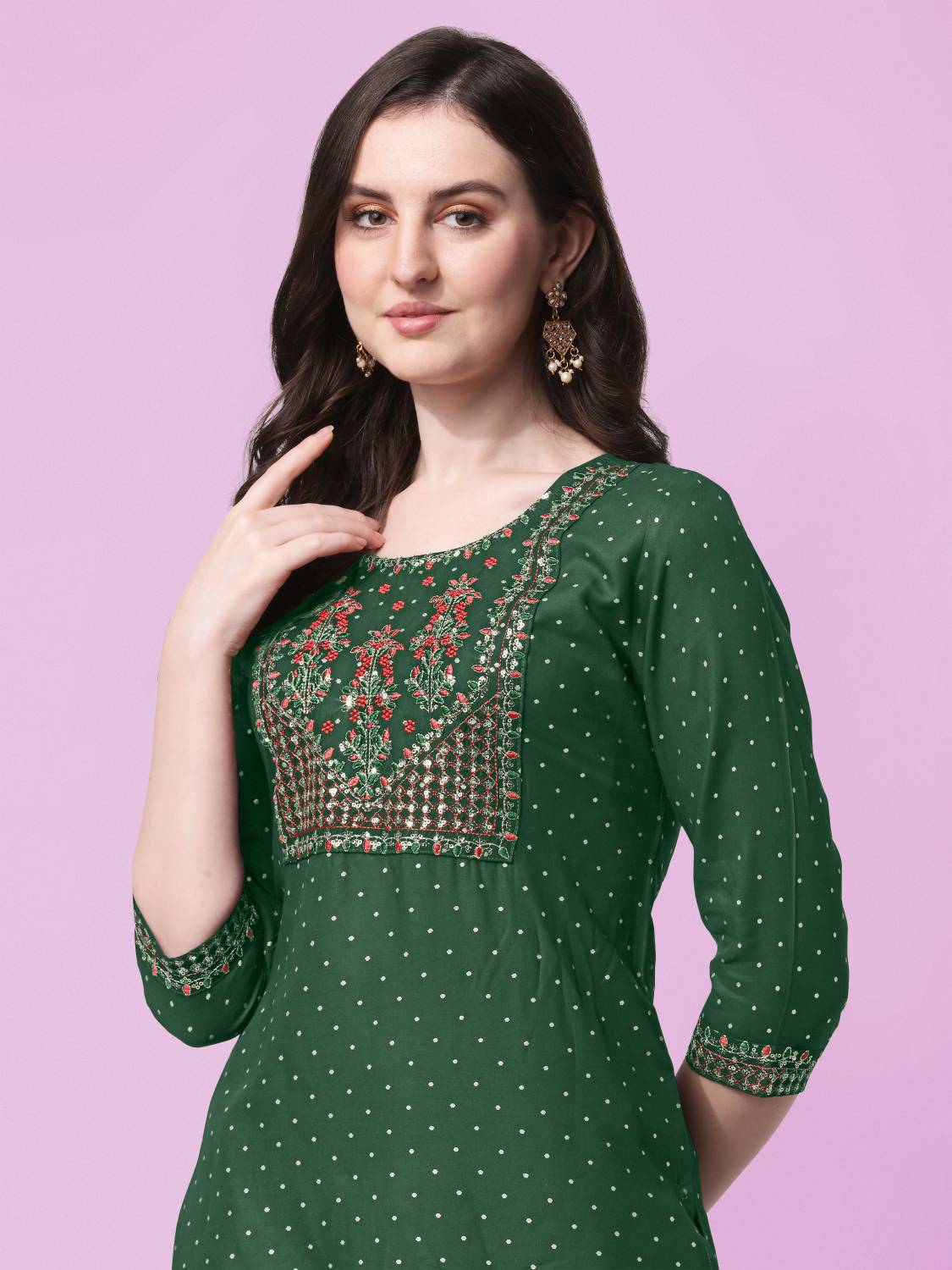 MIRCHI FASHION Women Embroidered Viscose Rayon Straight Kurta (Gr
