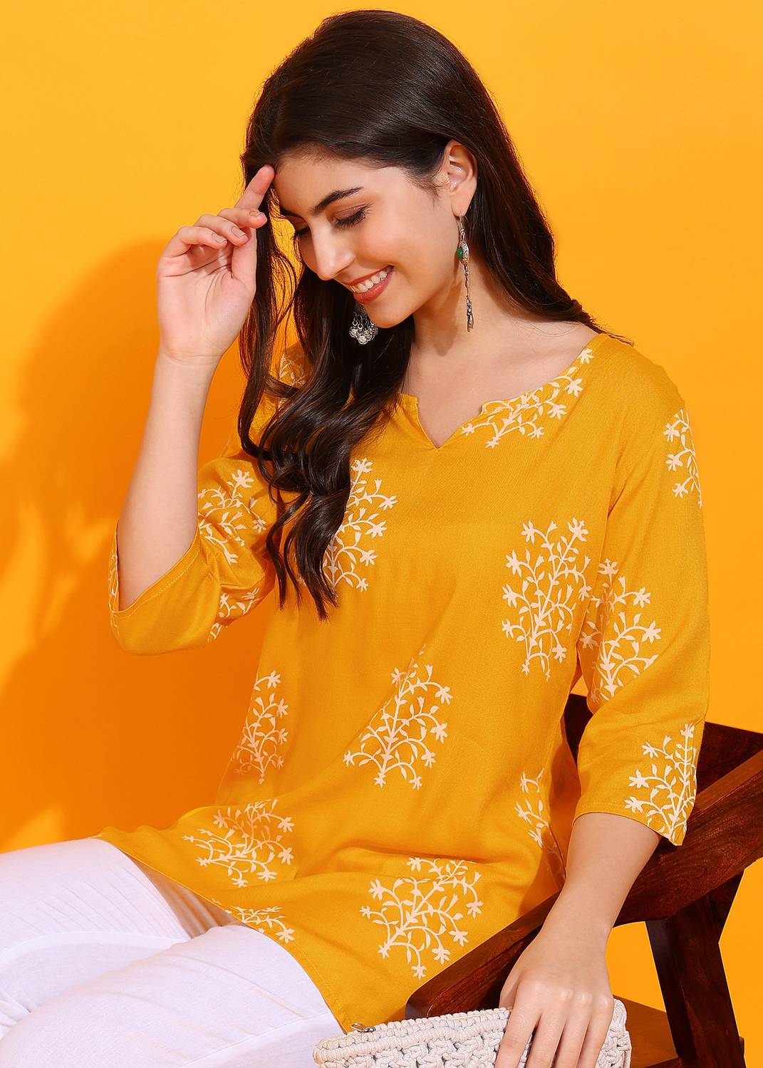 Mialo fashion Women Printed Viscose Rayon Straight Kurta (Yellow)