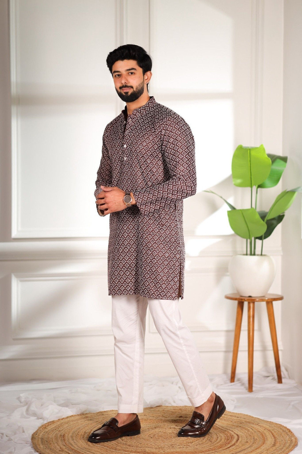 Image of Koshin Men Embroidered Straight Kurta