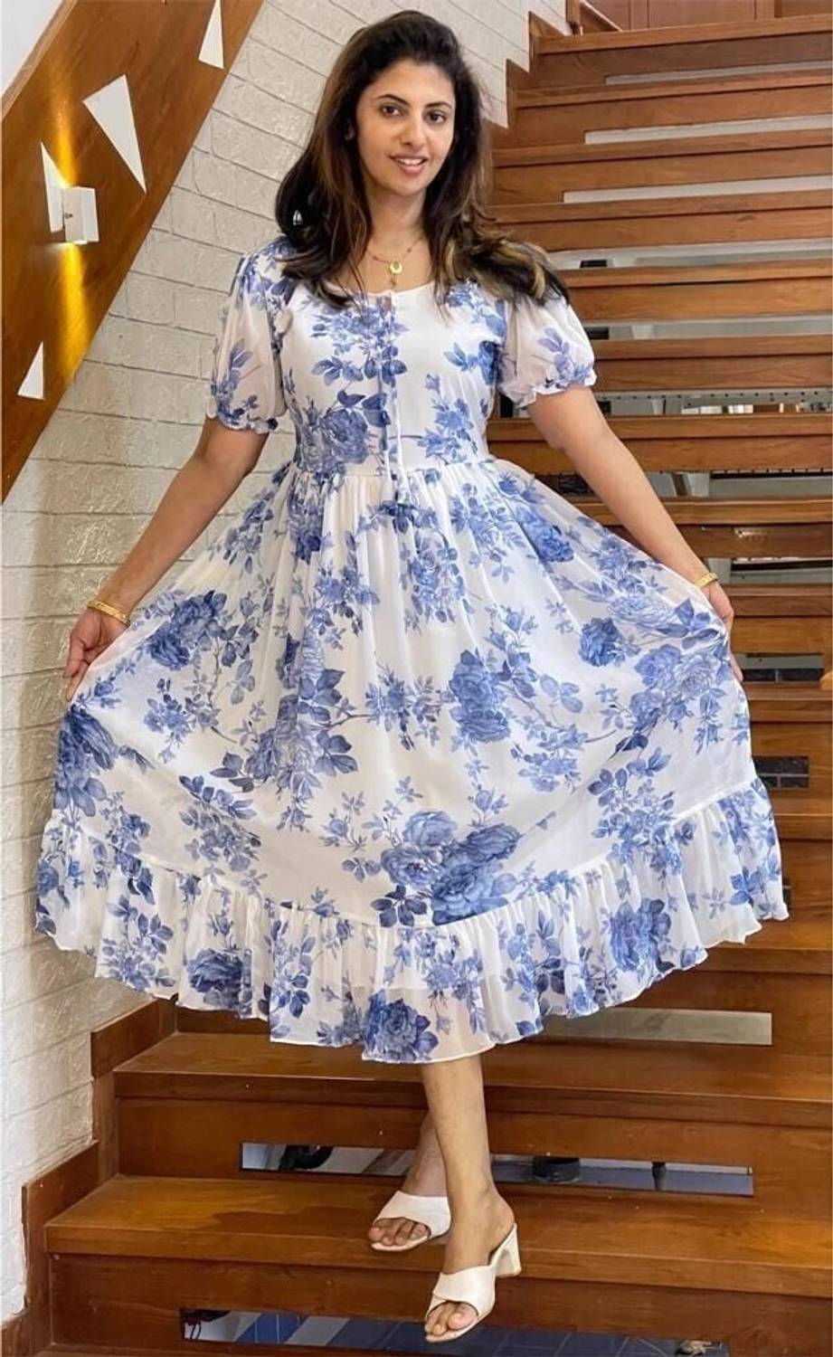 Nautiful Women Floral Print Georgette Flared Kurta (White, Light