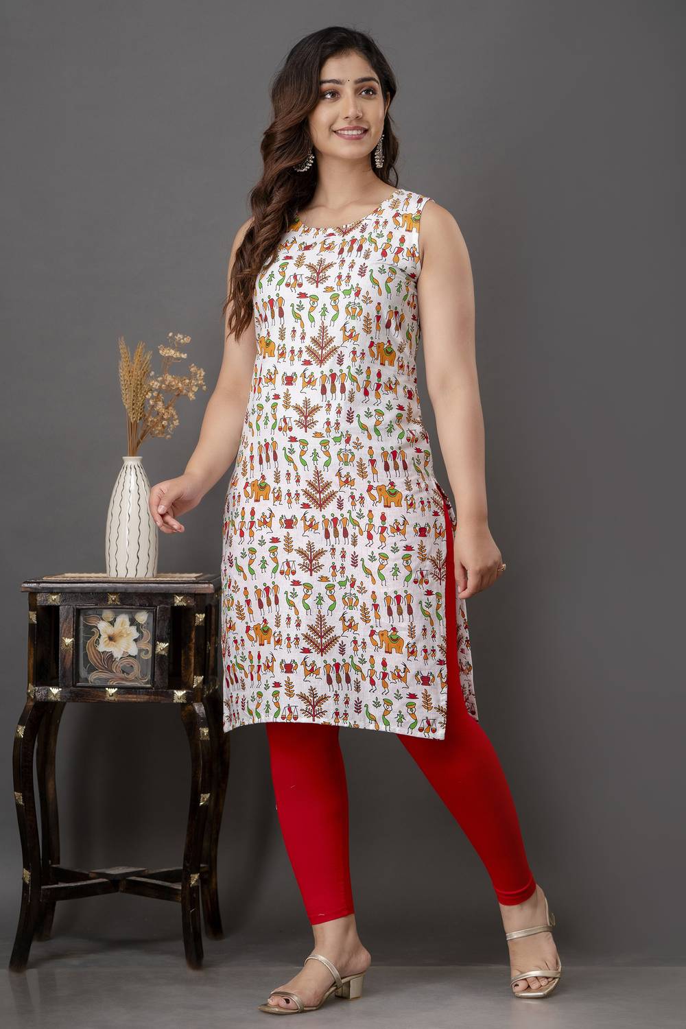 Surhi Women Printed Straight Kurta