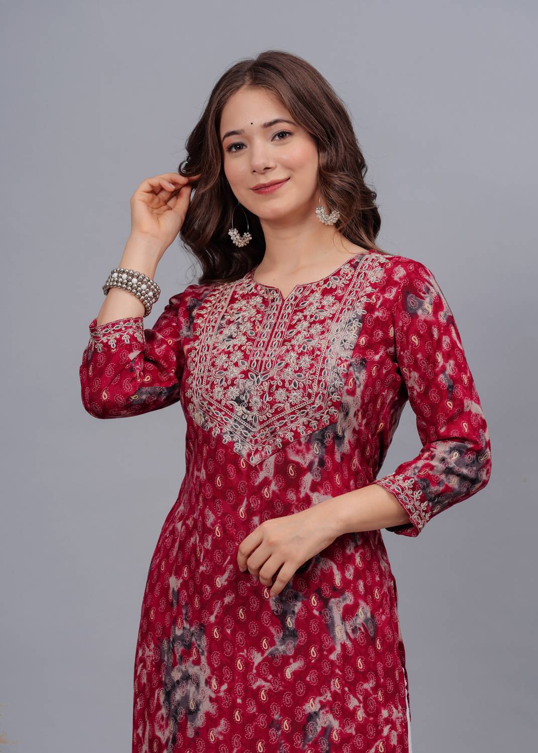 BKApparels Women Chikan Embroidery Viscose Rayon Straight Kurta (