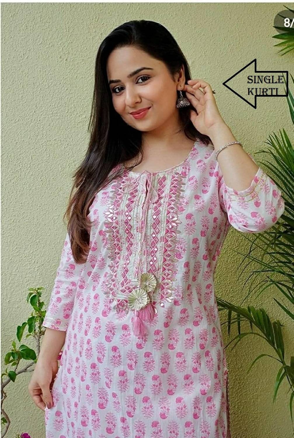 Uvps Women Embroidered Straight Kurta