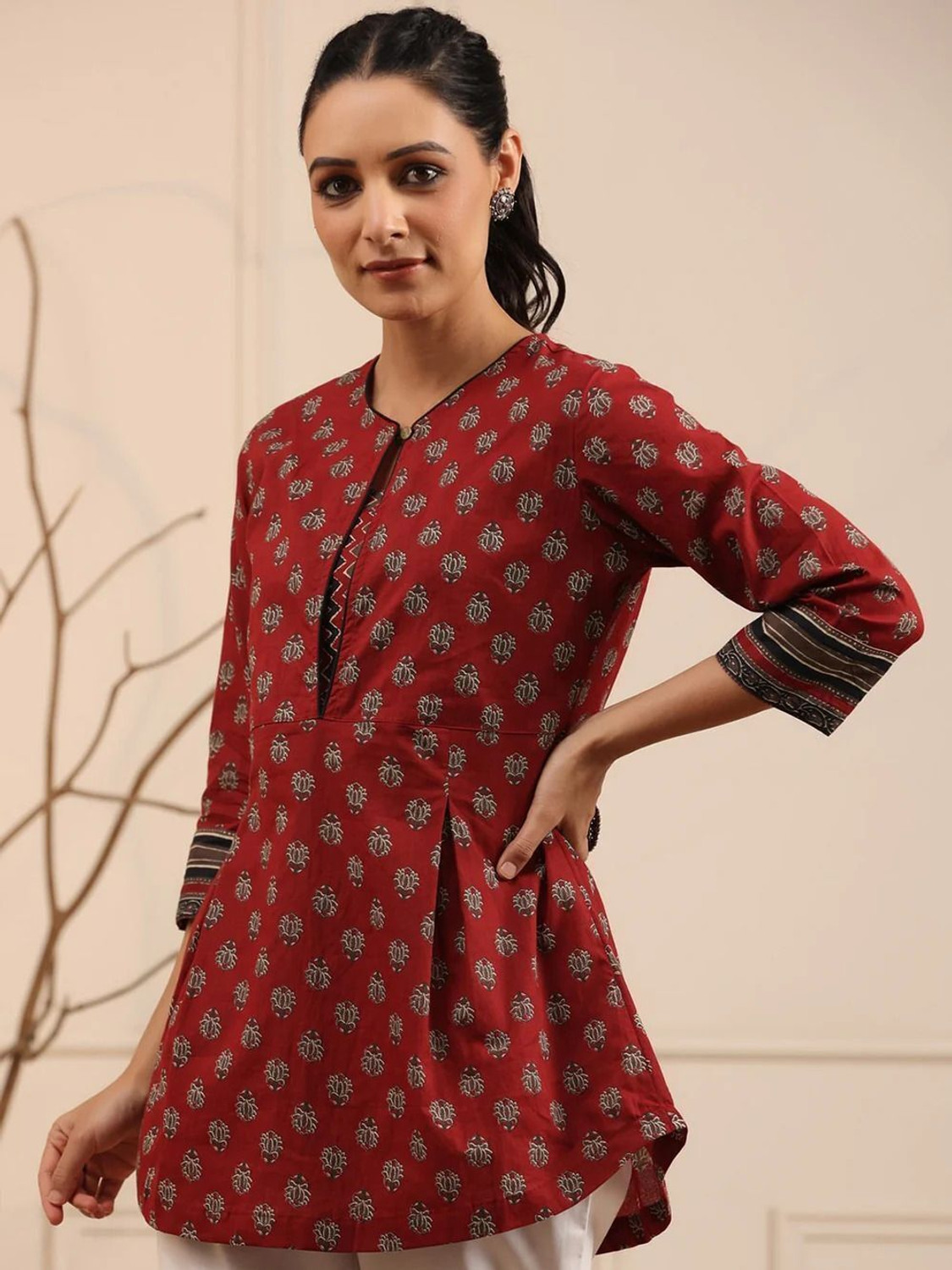 Image of Golden Wings Women Printed A-line Kurta