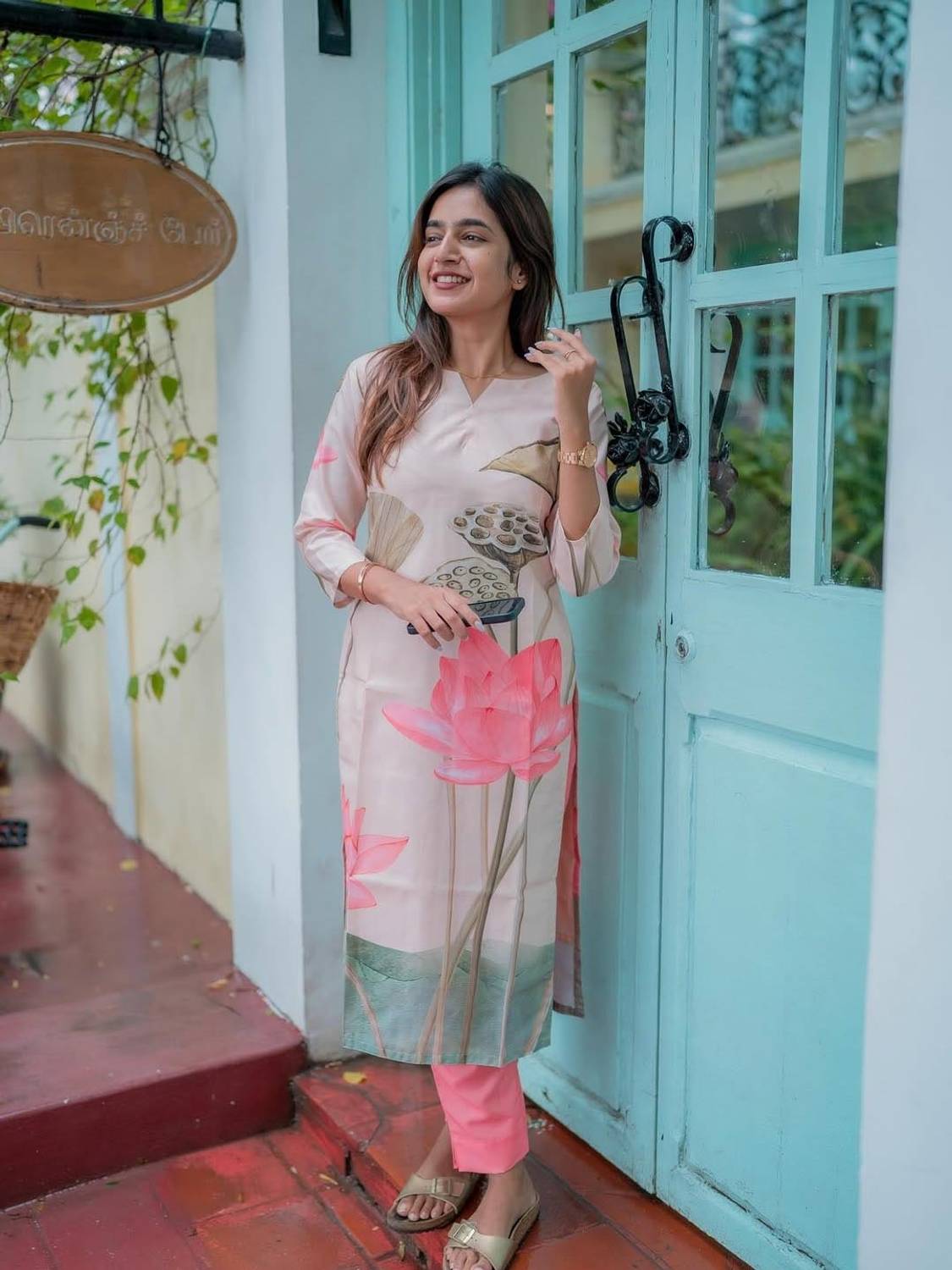 bindudi Women Floral Print Straight Kurta - Image 2