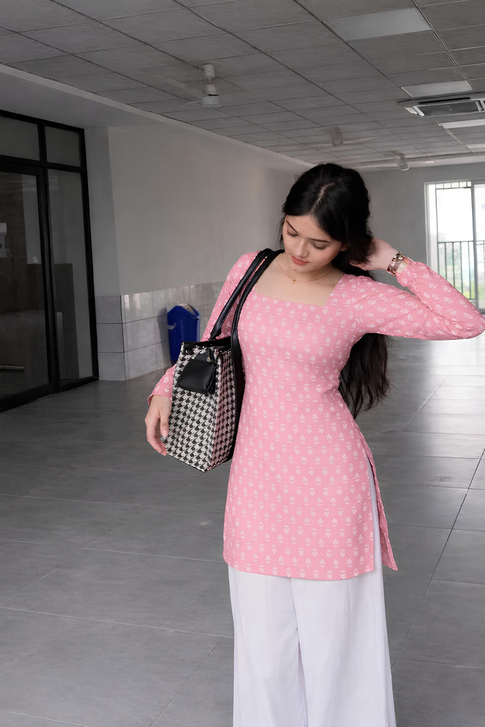 Image of Shivifashion Women Printed Straight Kurta