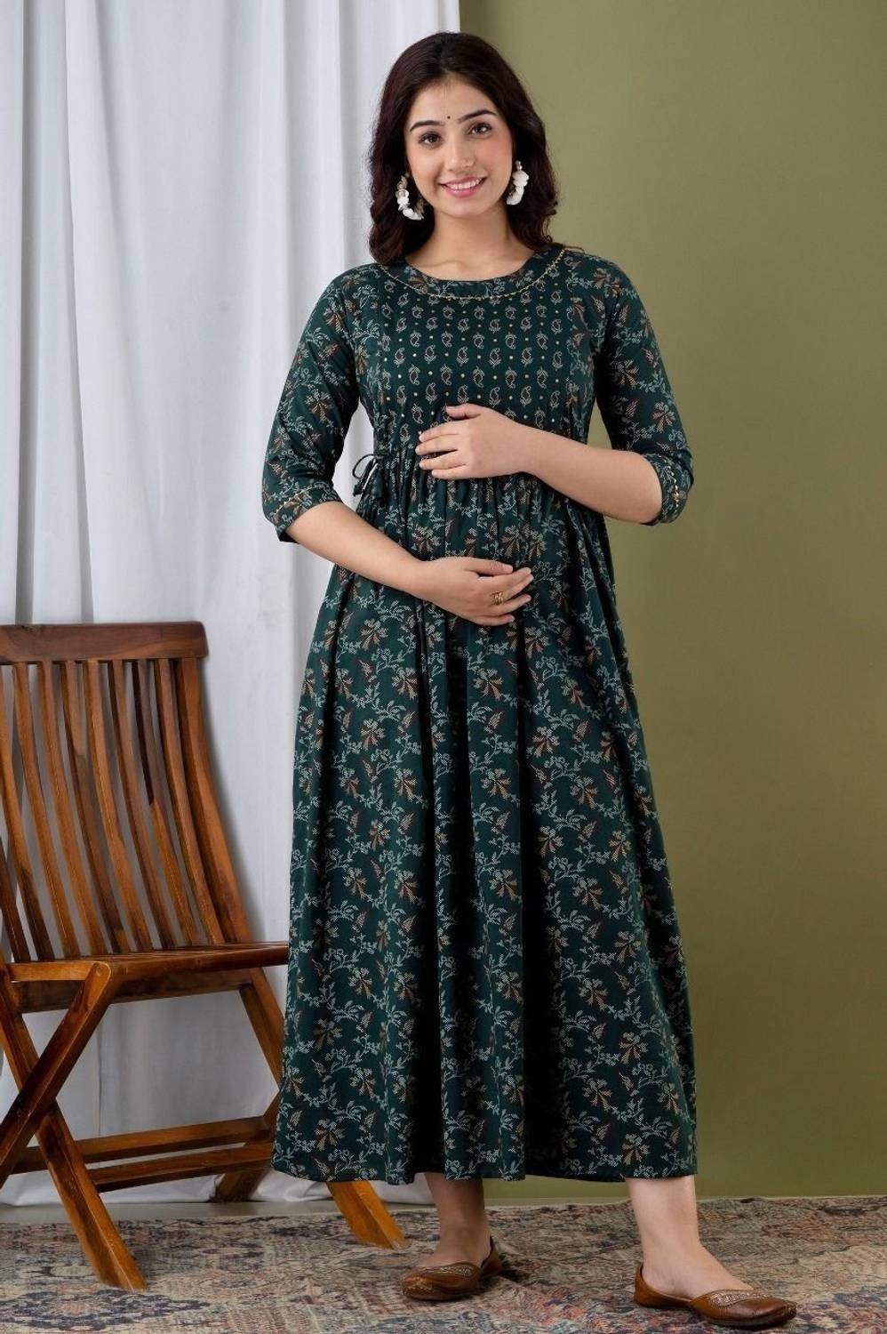 AAVRITTIQUEENS Women Floral Print Gown Kurta