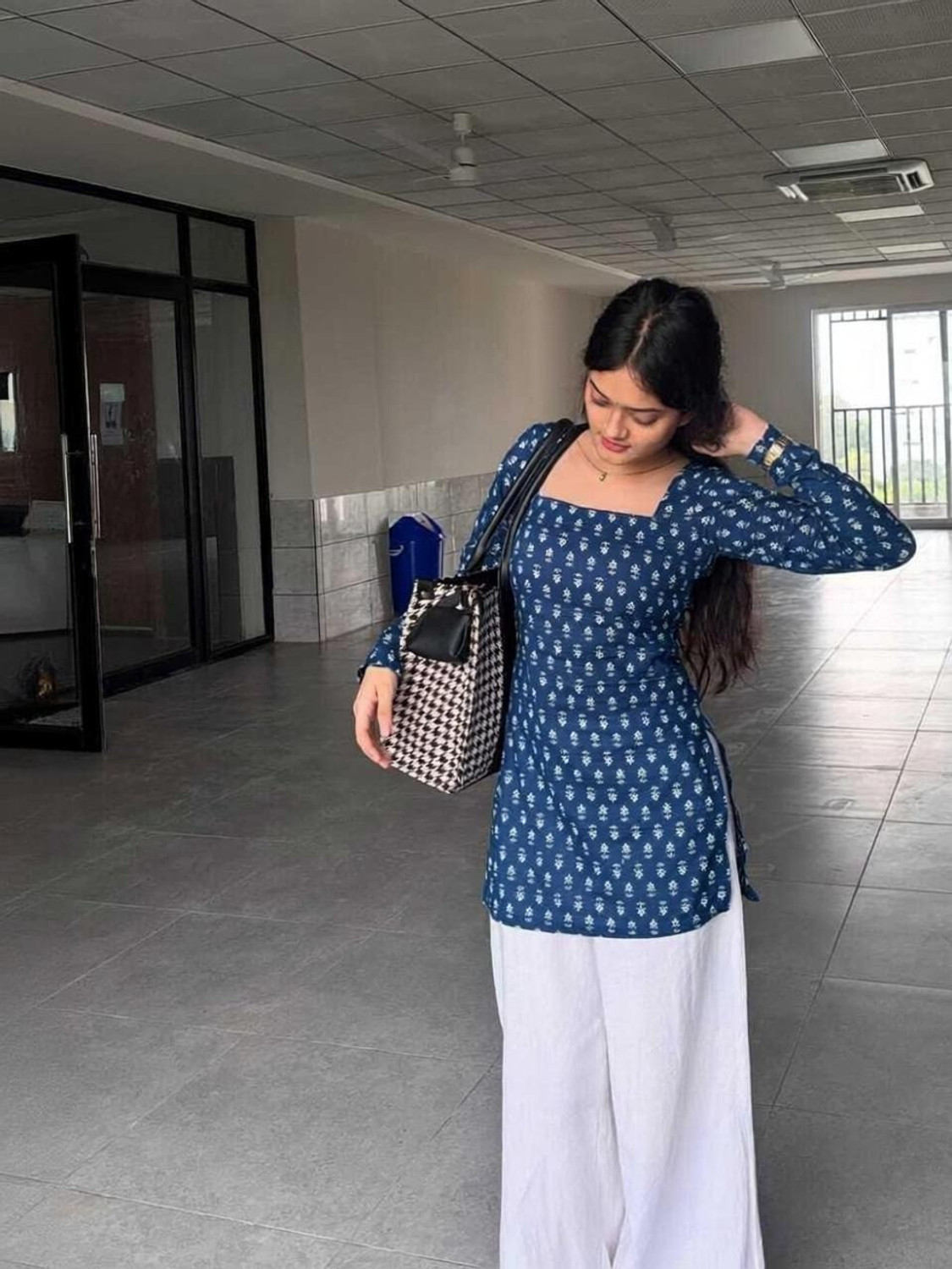 Image of Shivifashion Women Animal Print Straight Kurta