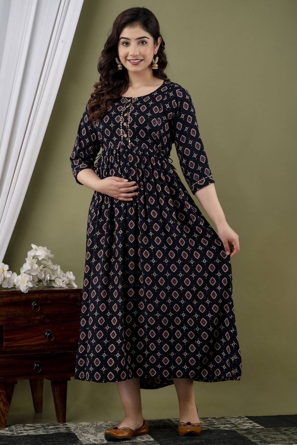 BHATRAS Women Printed Viscose Rayon Anarkali Kurta (Black)