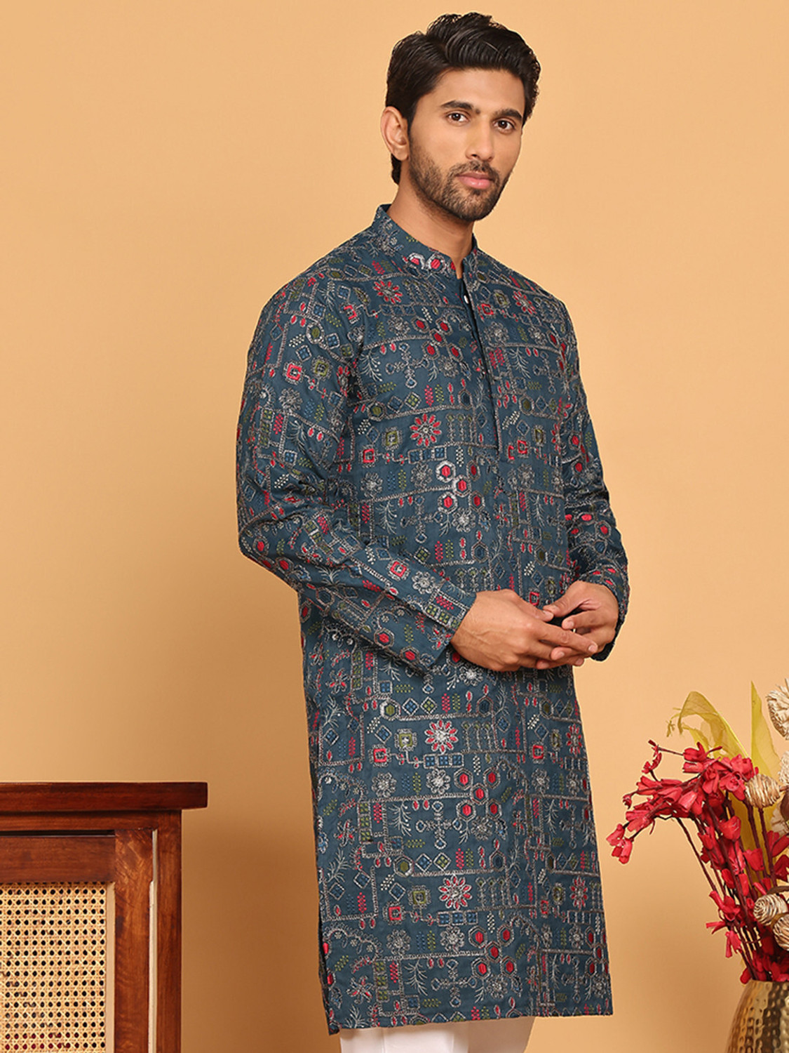Image of Jompers Men Embroidered Straight Kurta