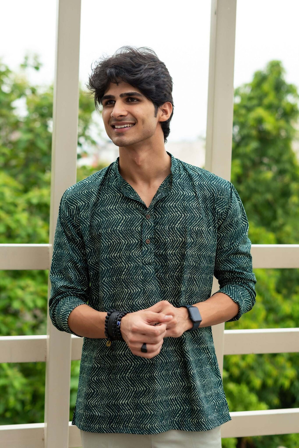 Image of shreeravitex Men Self Design Straight Kurta