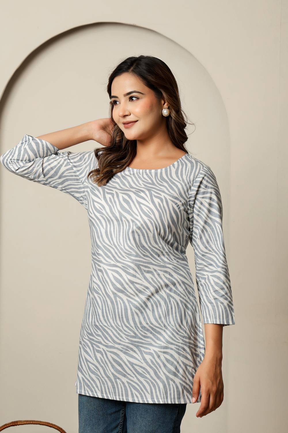 El Cielo Women Printed Cotton Blend Straight Kurta (Grey)