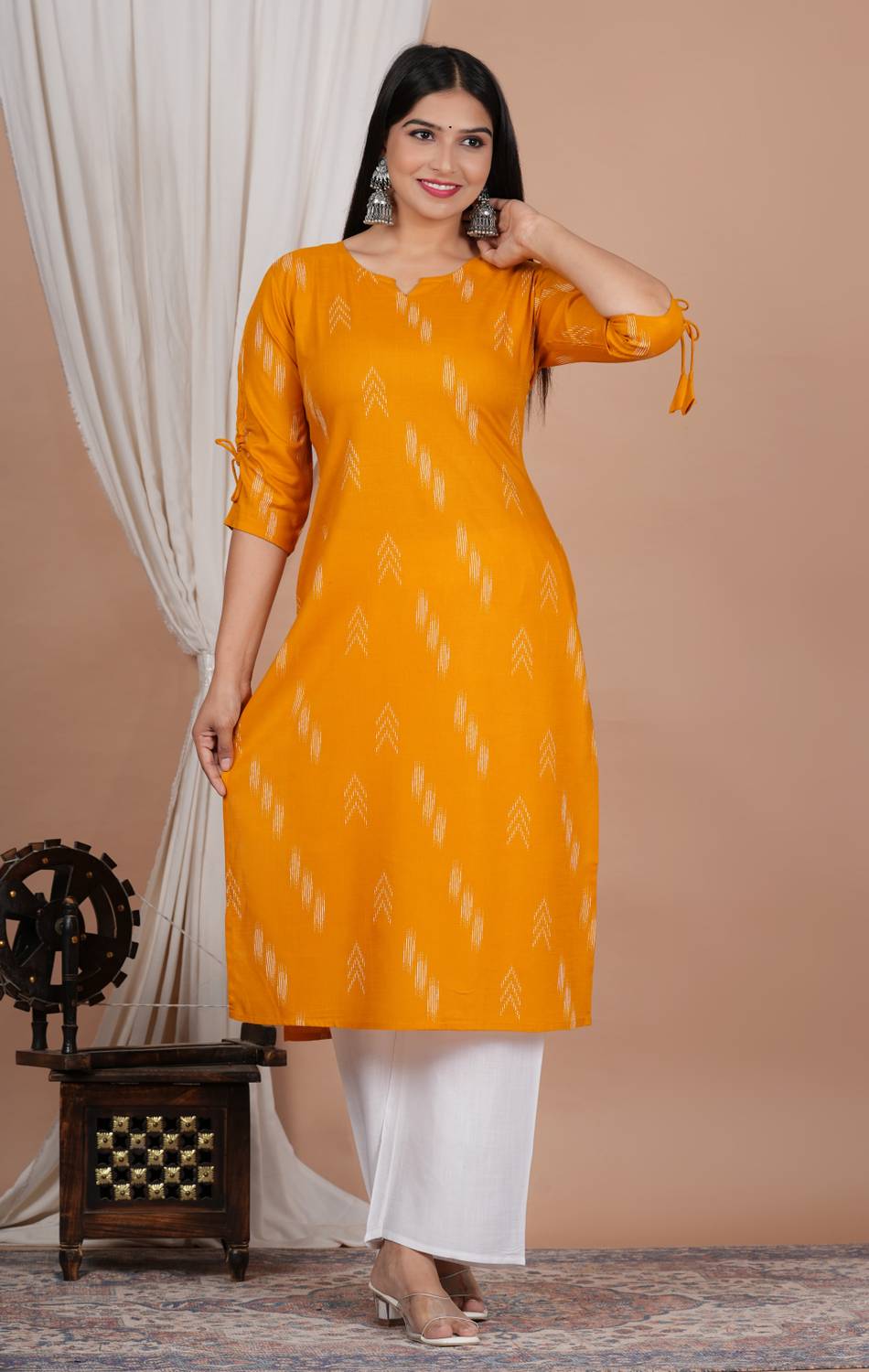 Glowworld Women Self Design Viscose Rayon Straight Kurta (Yellow)