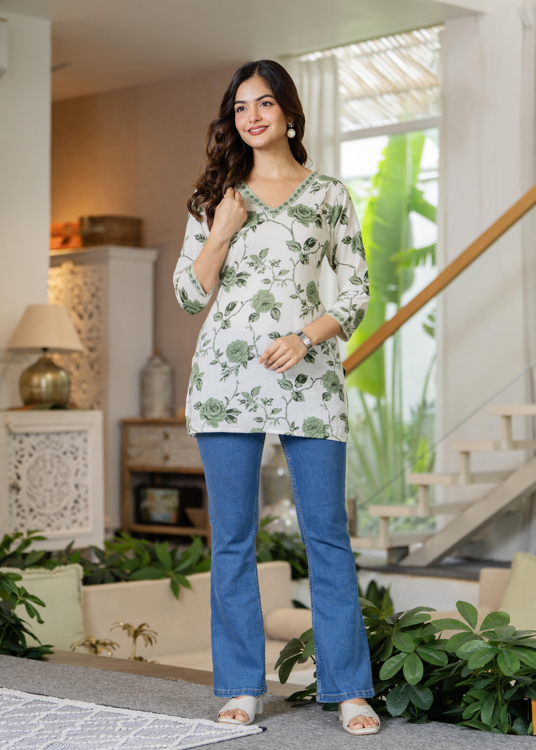 Image of Lakasadapapel Women Floral Print Straight Kurta