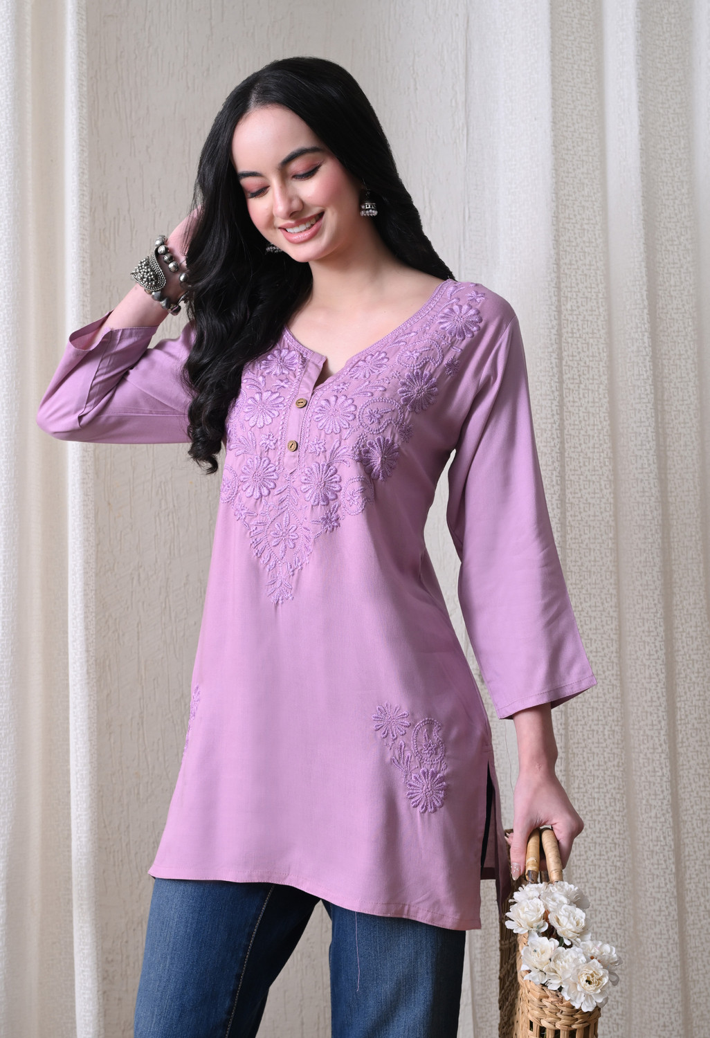 Image of ROSHNI Women Embroidered Straight Kurta