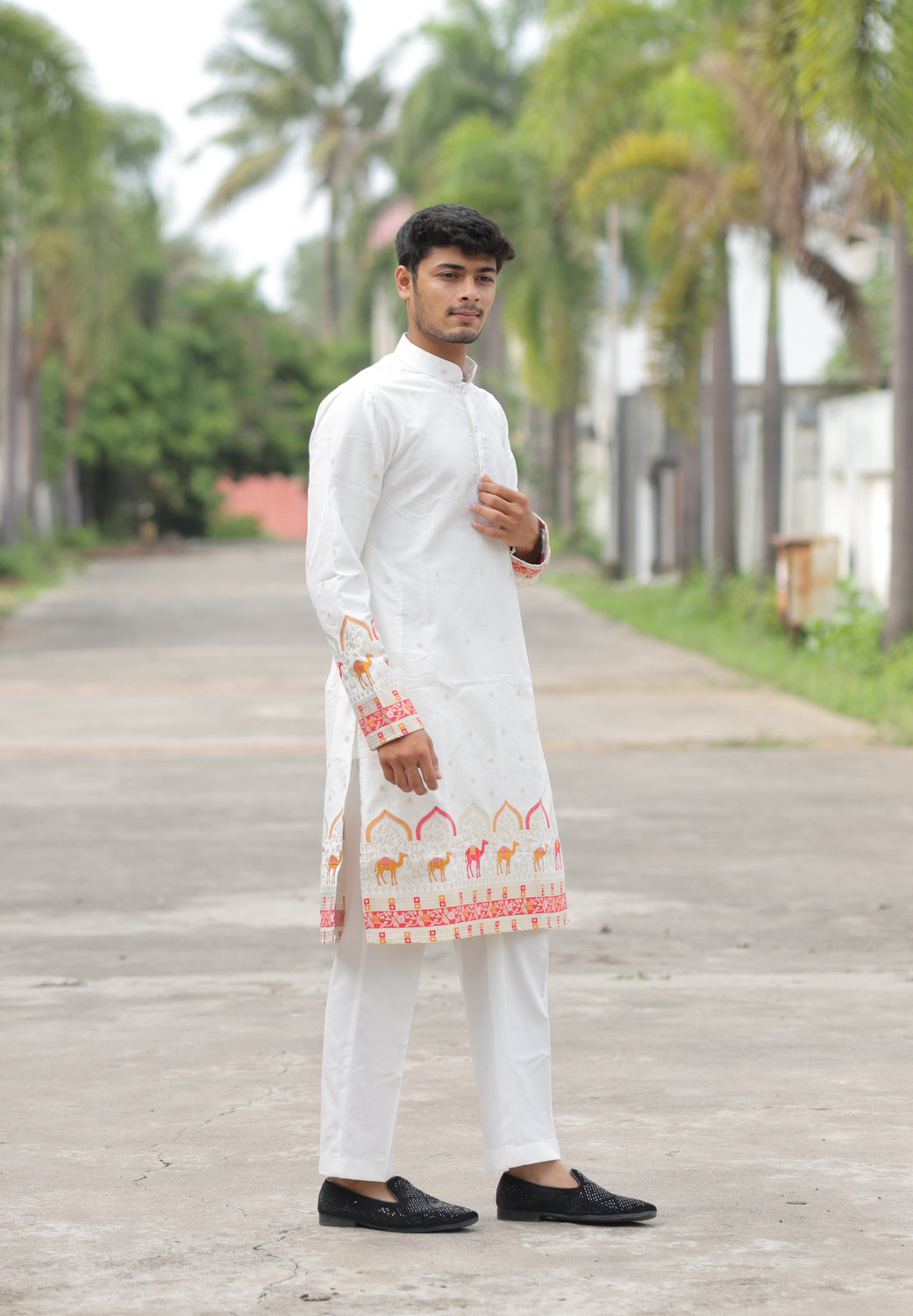 Image of HOUSE OF SANSKRUTI Men Woven Design Straight Kurta