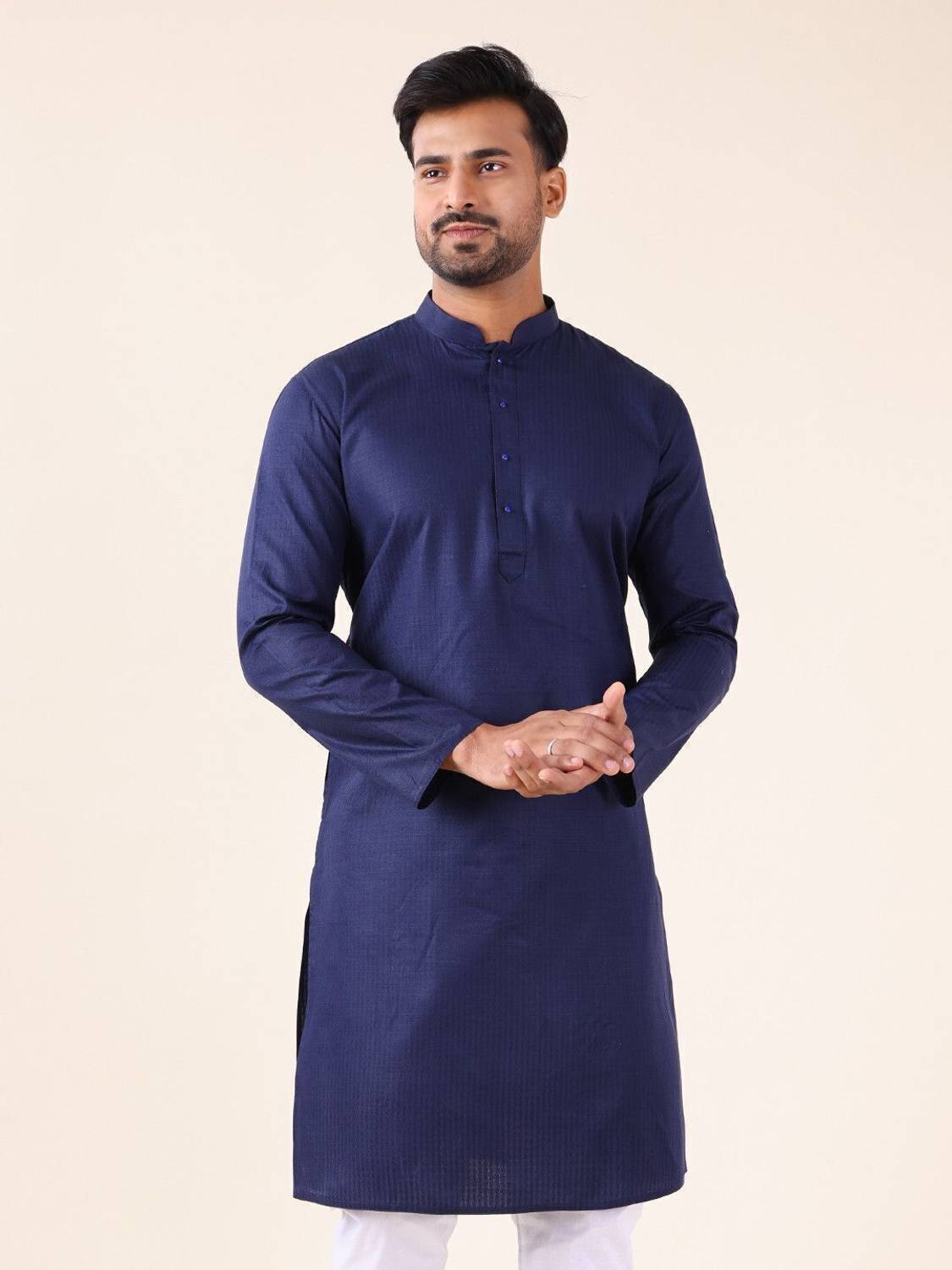 Aurik Men Solid Straight Kurta