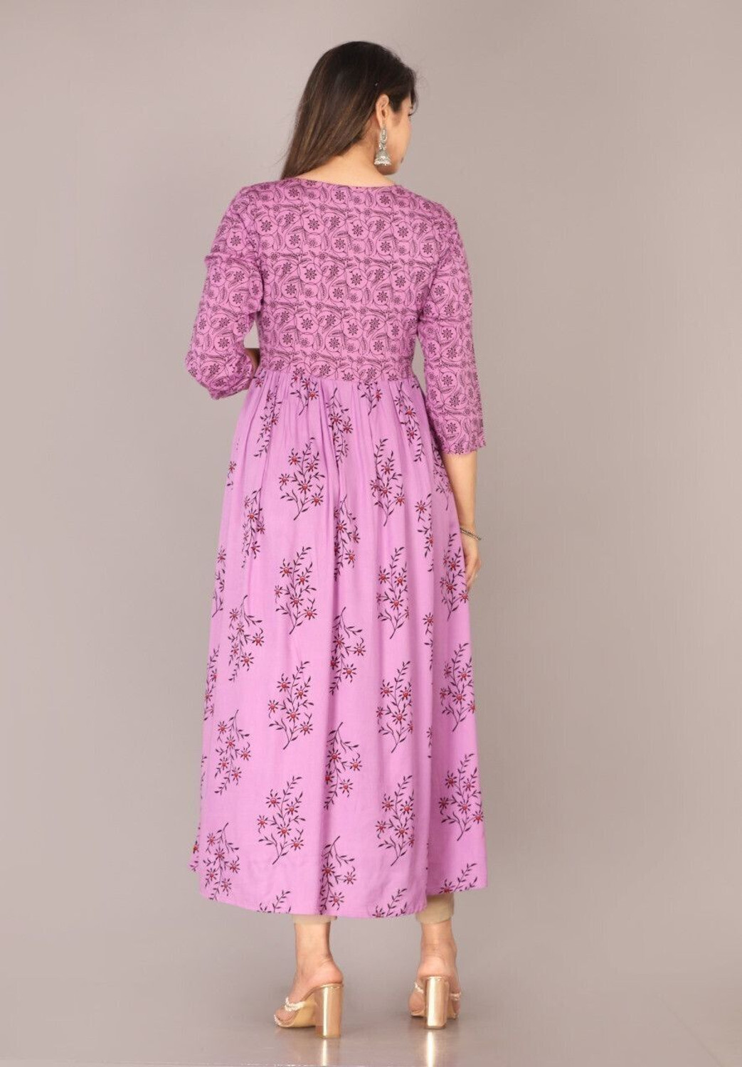 Image of PRIYANSHI DESIGNING Women Printed Anarkali Kurta