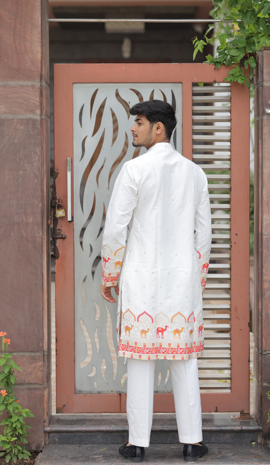 Image of HOUSE OF SANSKRUTI Men Woven Design Straight Kurta