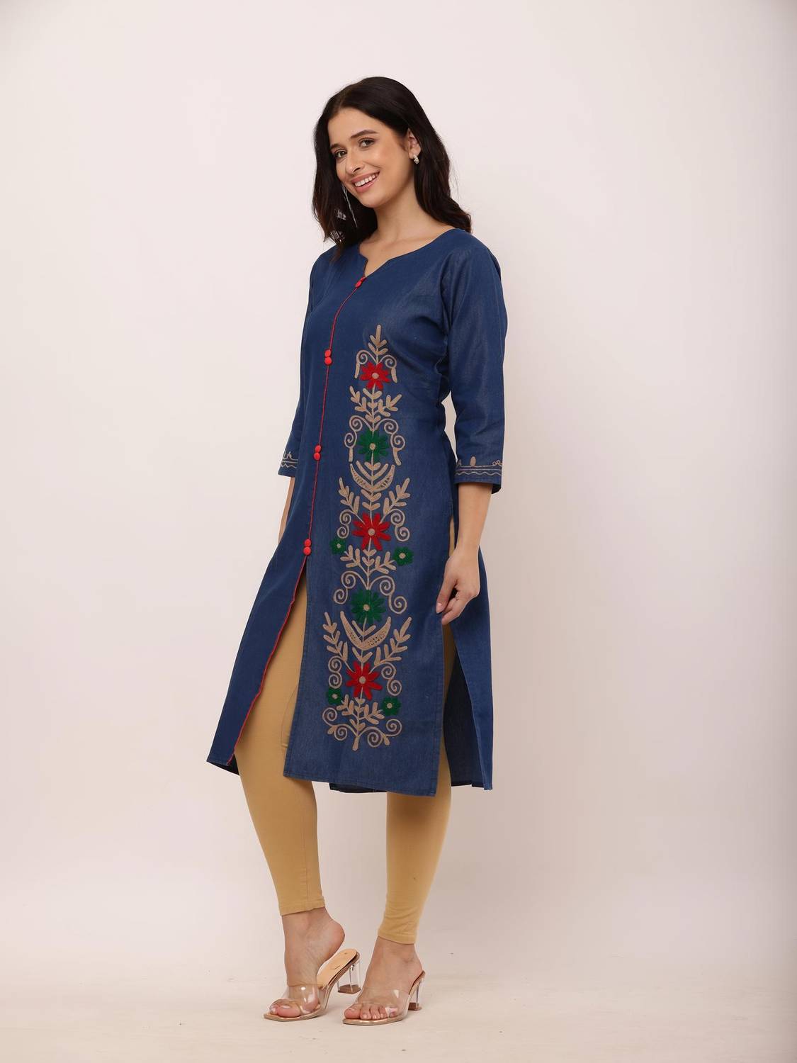 Aasma Creatives Women Embroidered Straight Kurta
