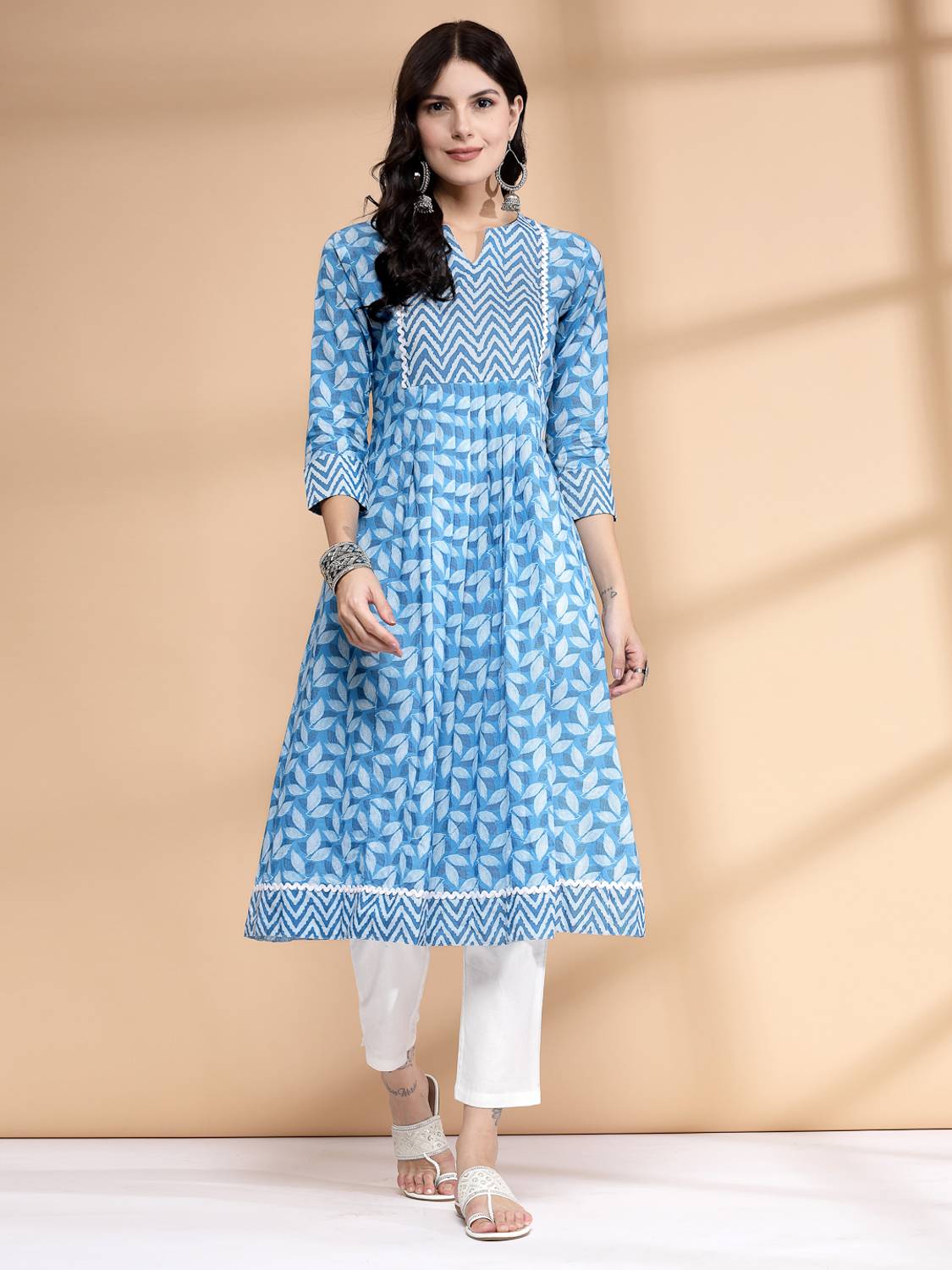 LARGISH Women Floral Print Pure Cotton A-line Kurta (Blue)