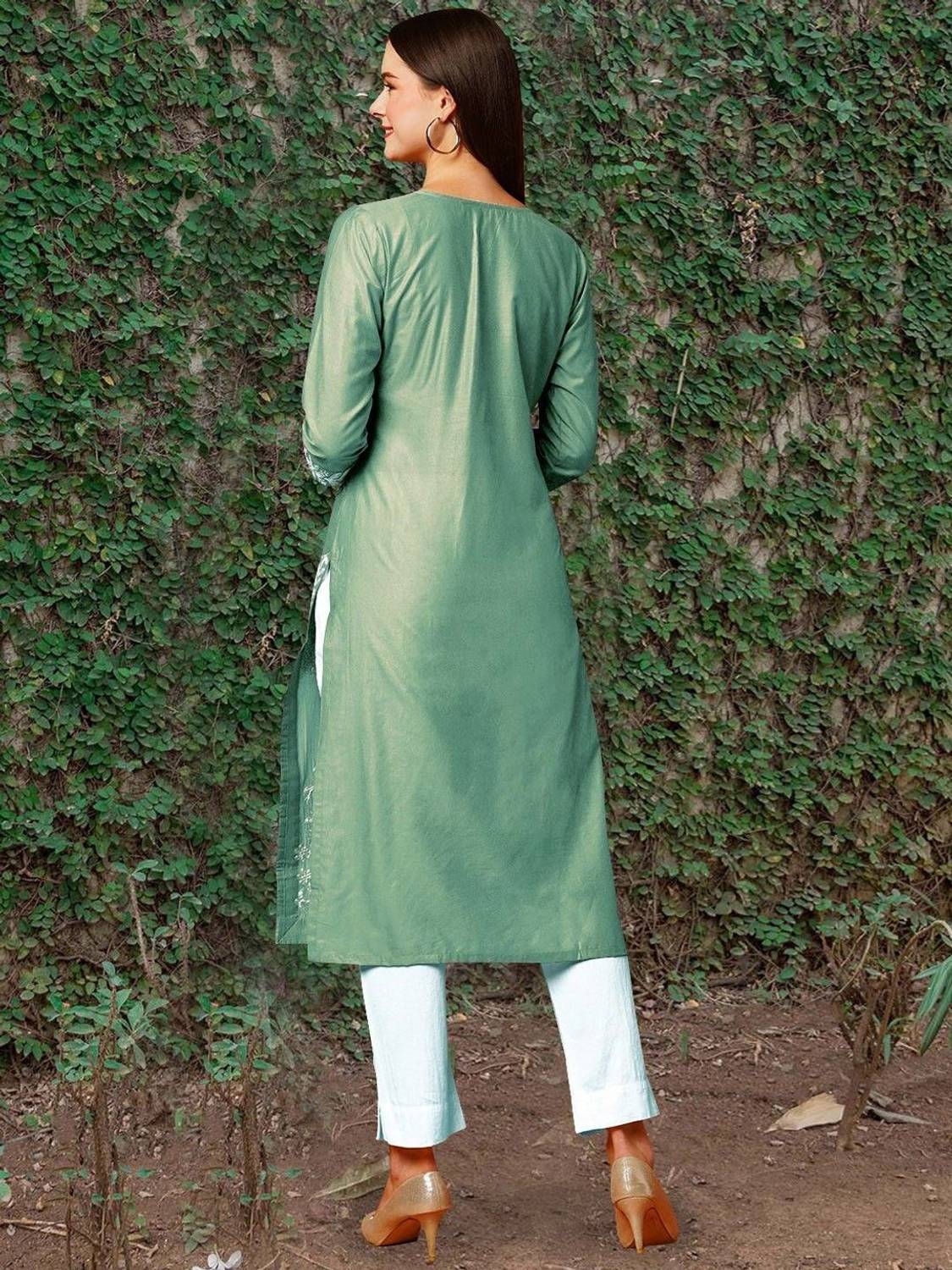 Ewedoos Women Embroidered Straight Kurta - Image 2
