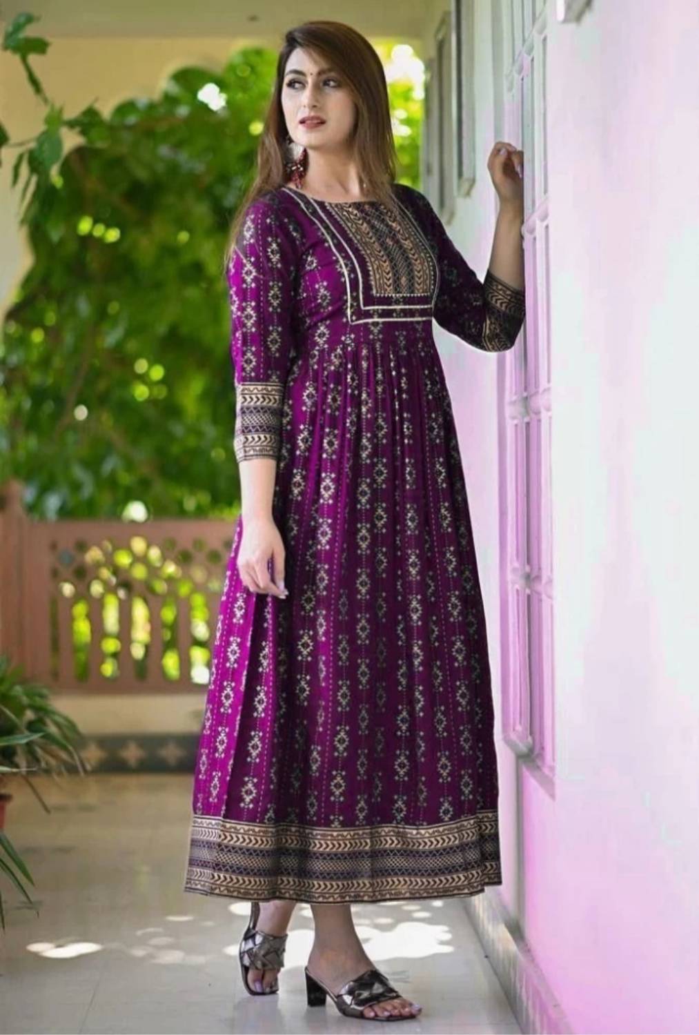 aerotick Women Printed Viscose Rayon Anarkali Kurta (Purple)