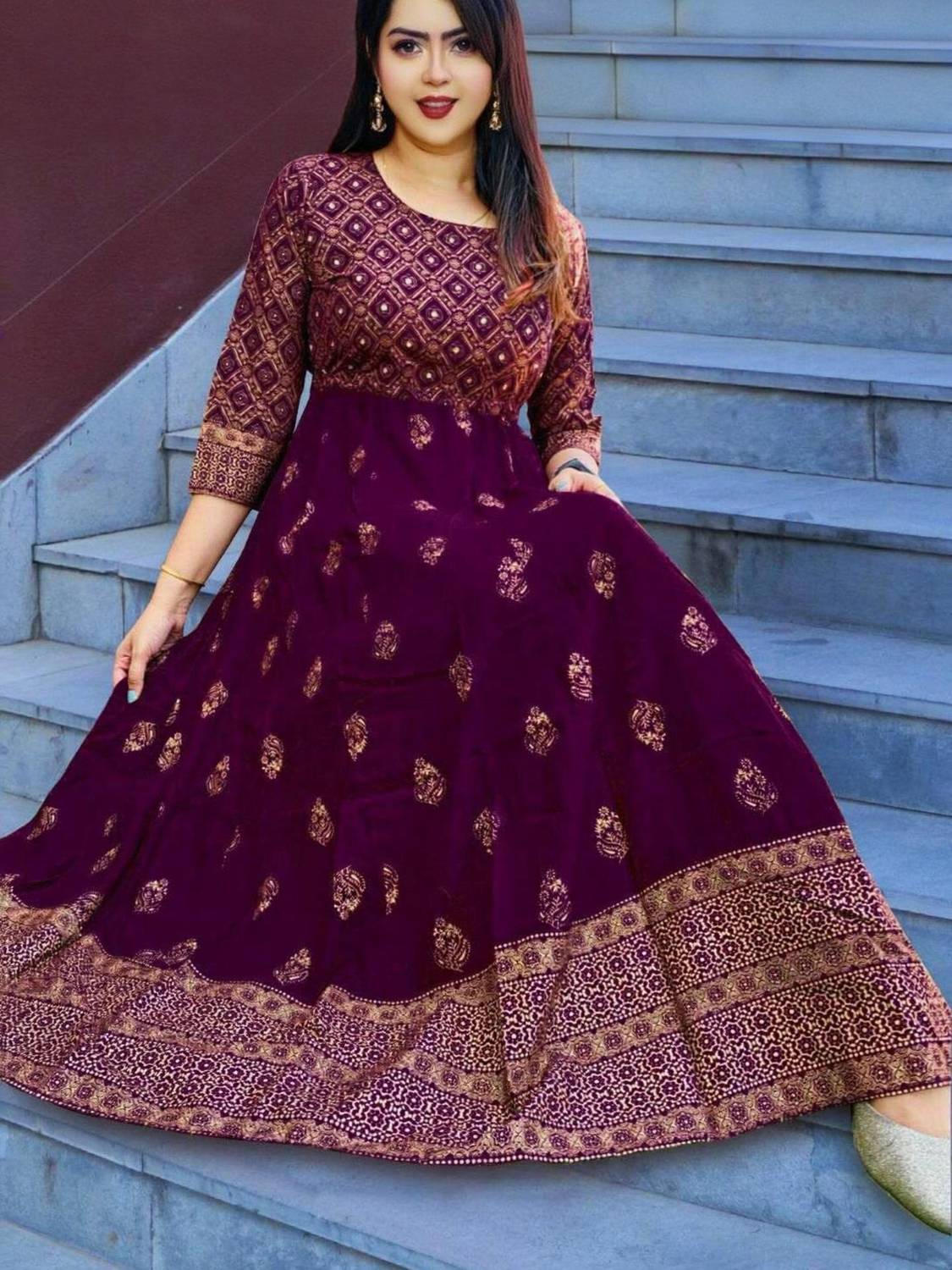 Niona Women Printed Anarkali Kurta