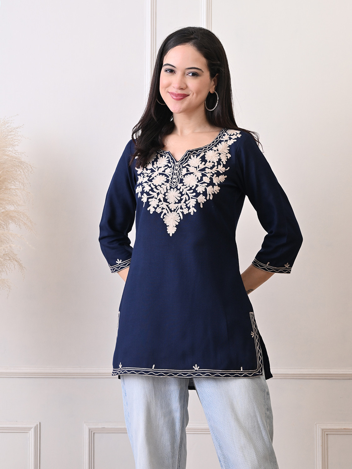 Akshatani Women Embroidered Straight Kurta