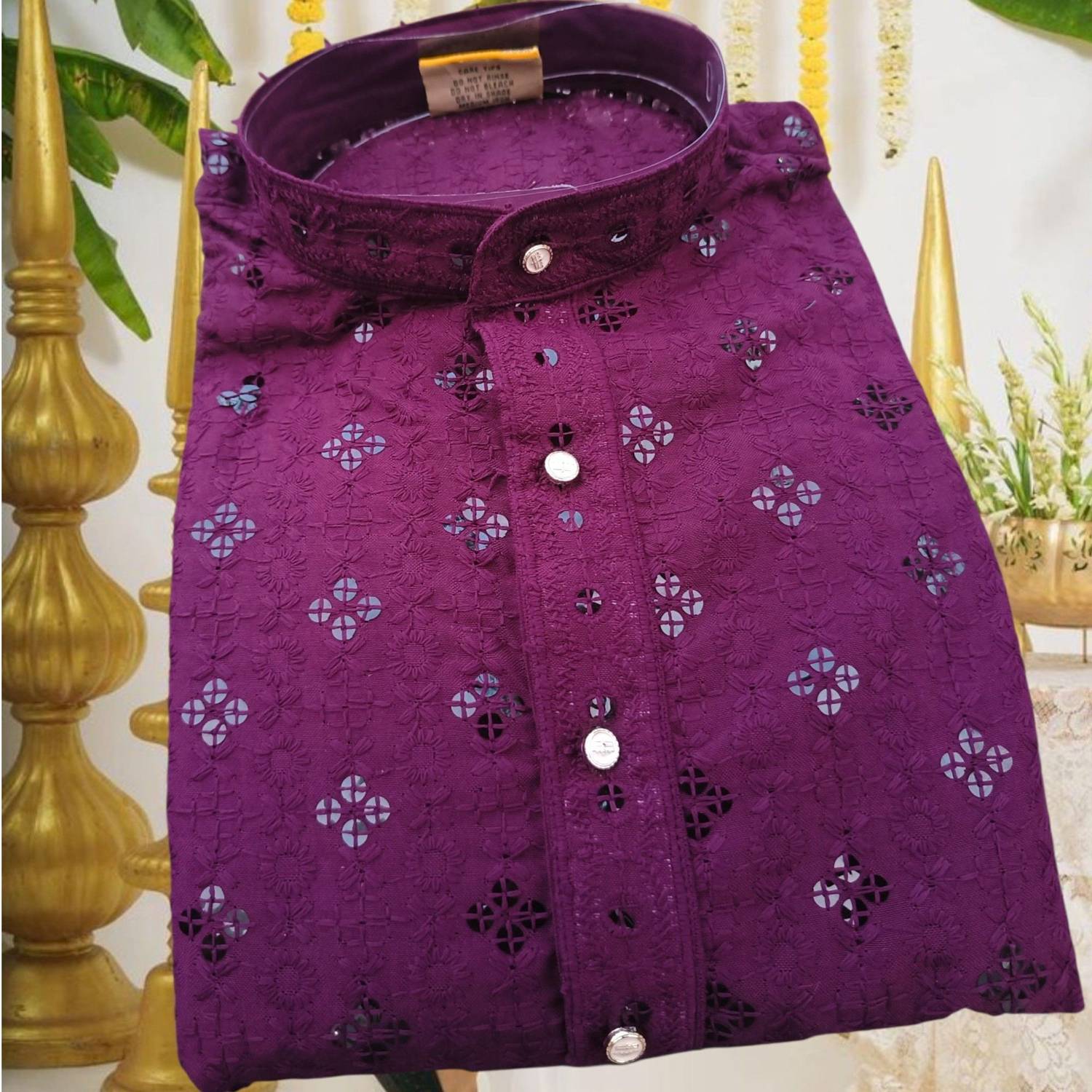 BISHWAAS Men Chikan Embroidery Straight Kurta