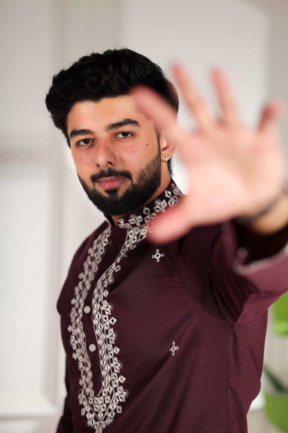 Image of Koshin Men Embroidered Straight Kurta