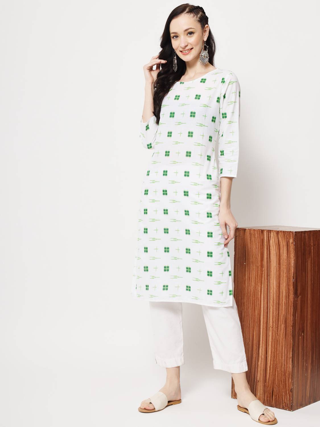 Surhi Women Printed Pure Cotton Straight Kurta (White)
