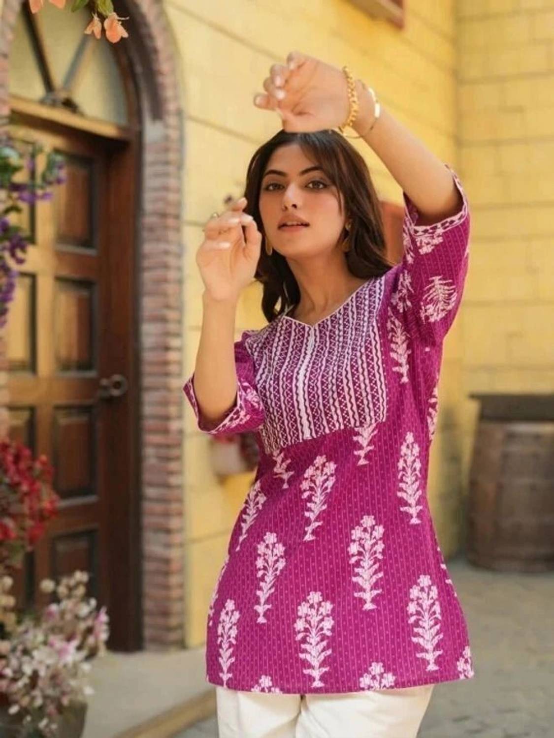 SHAKUDI FASHION Women Printed Viscose Rayon Straight Kurta (Pink,