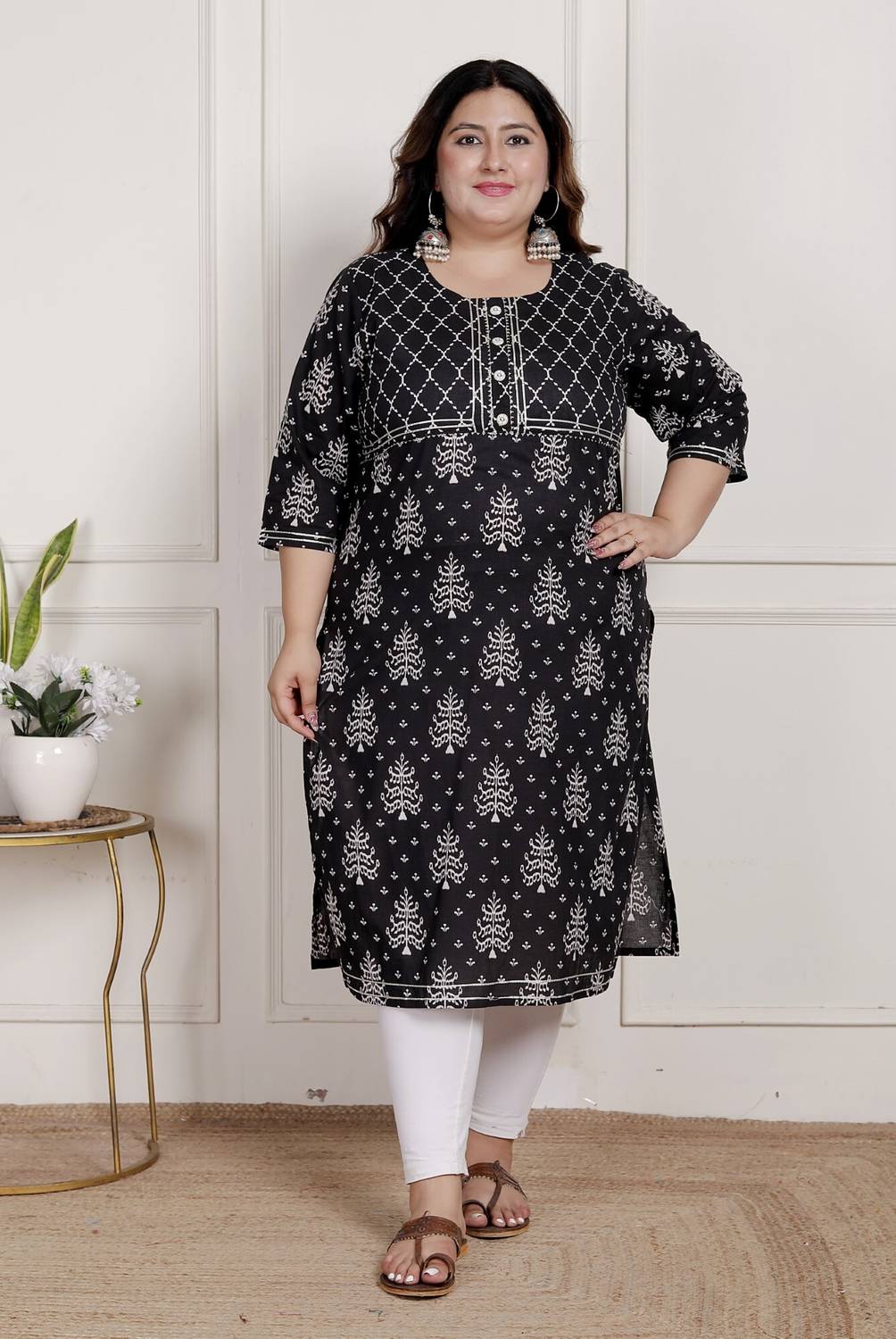 Swasti Women Printed Cotton Blend Straight Kurta (Black)