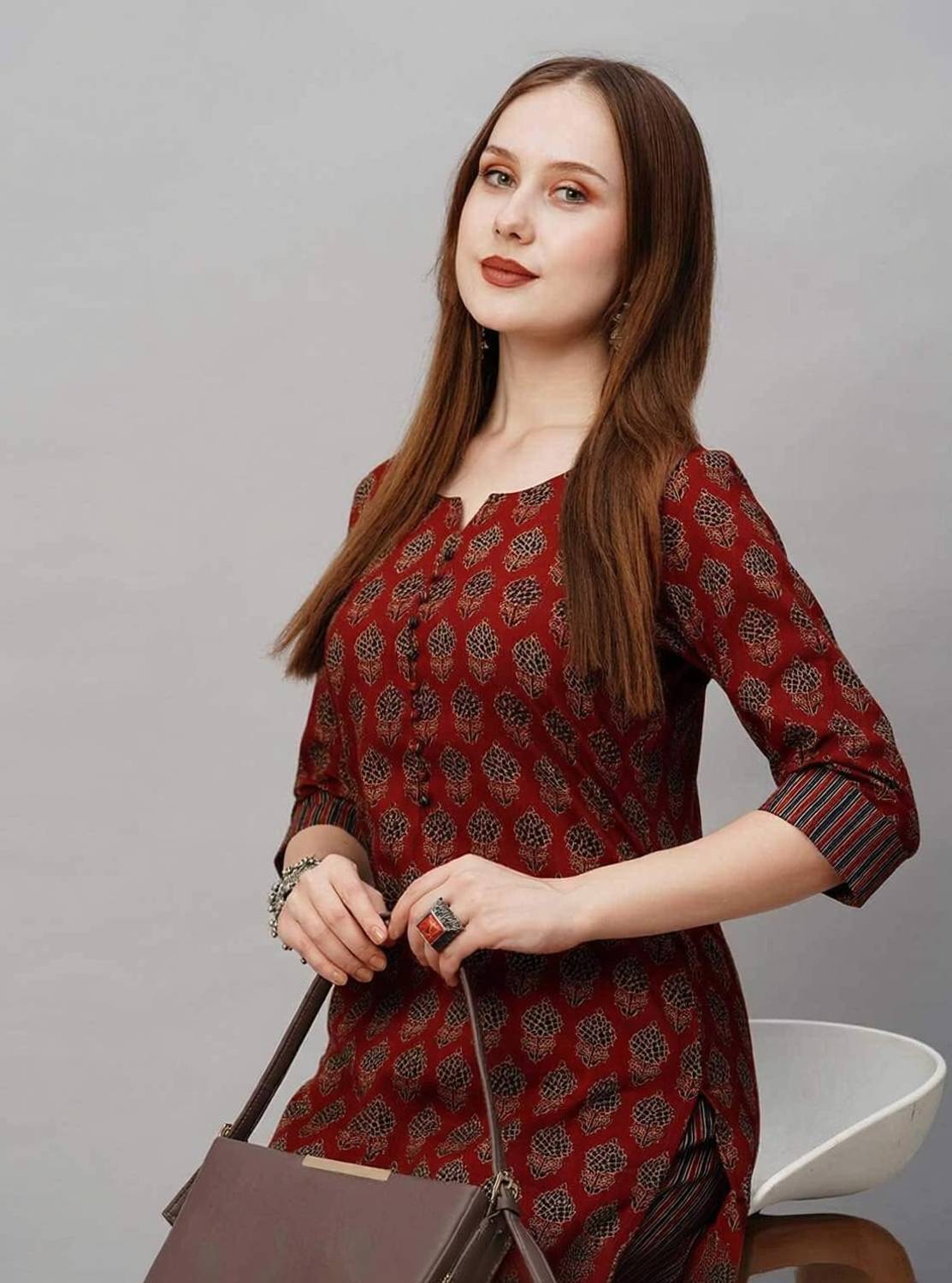 Kairab Women Red Printed Straight Kurta - Image 1