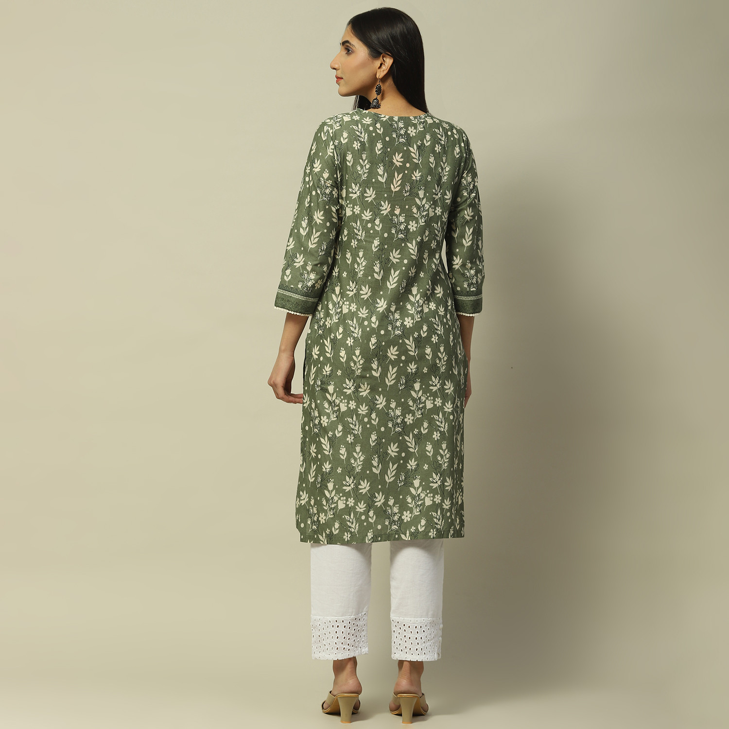 Image of RANGRITI Women Printed, Floral Print Straight Kurta
