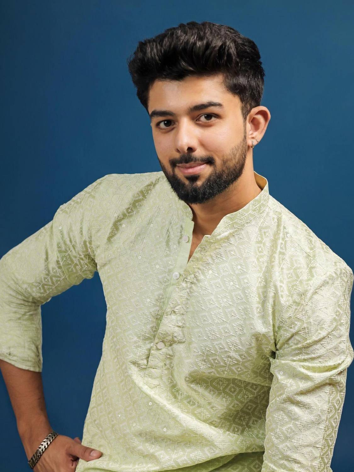 Koshin Men Embroidered Straight Kurta Green - Image 1