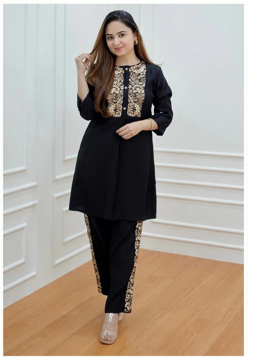 Image of MUHANA Top Pant Co-ords Set