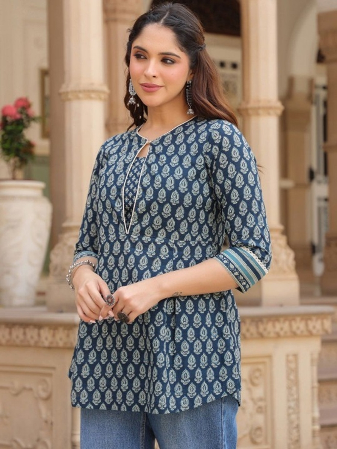 Image of FABRIKART Women Printed, Paisley Straight Kurta