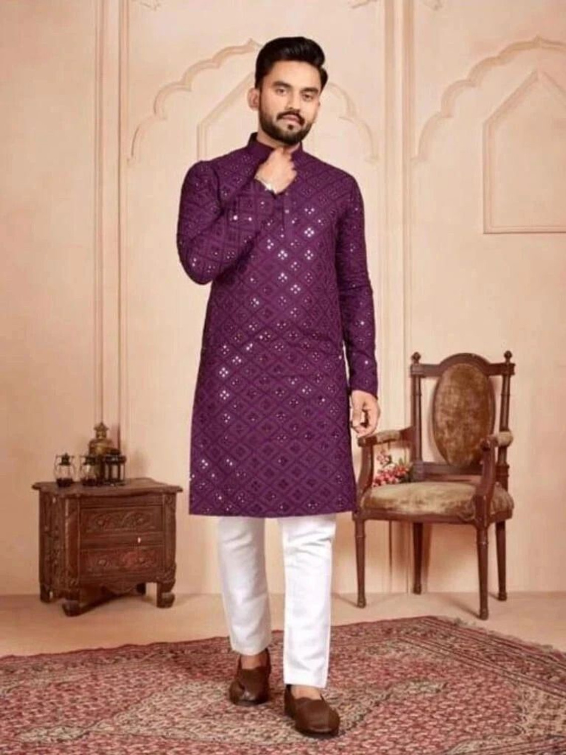 Image of LUCK FASHOIN Men Embroidered Straight Kurta