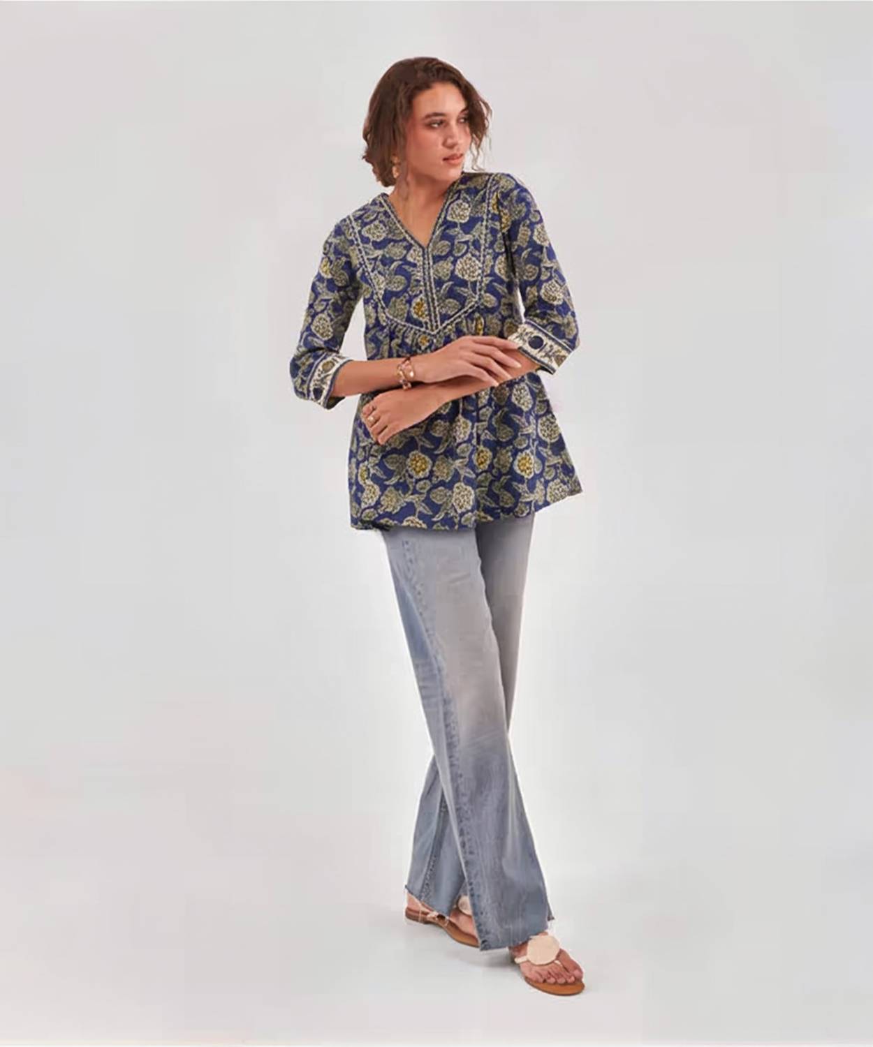 Nitya Feb Women Printed Viscose Rayon Straight Kurta (Blue)