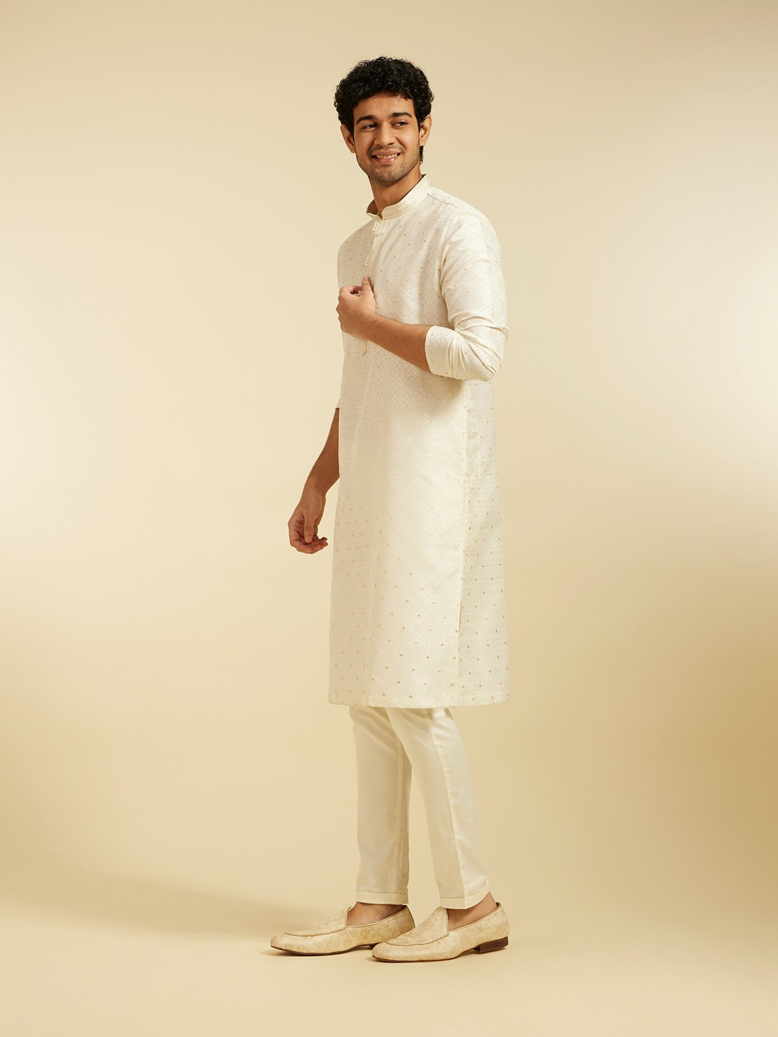 Image of DIWAS by Manyavar Men Self Design Straight Kurta