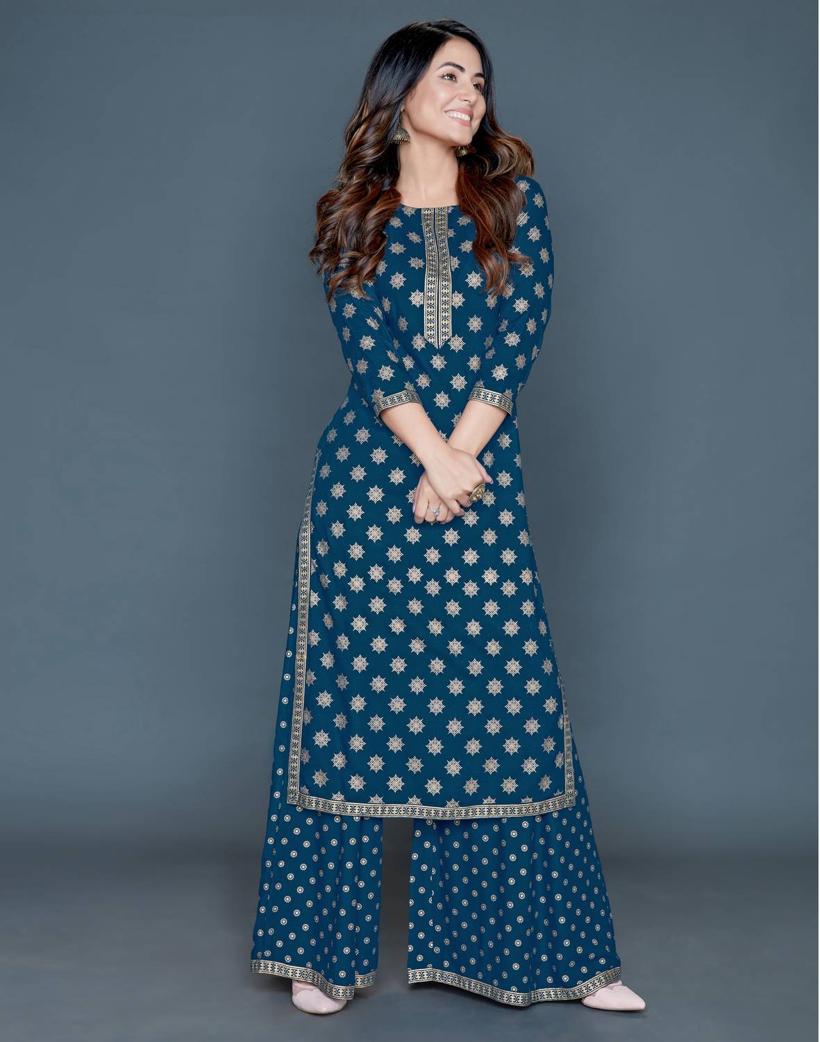 Skylee Women Embellished, Geometric Print, Self Design Straight Kurta