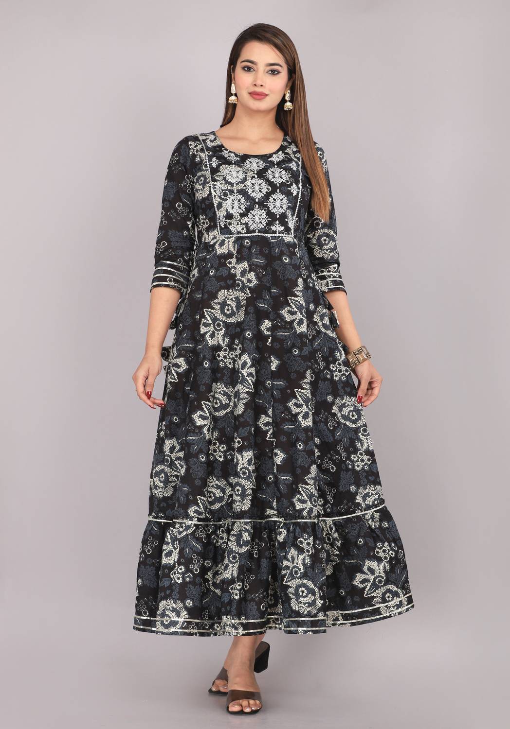 SIYAFABKURTI Women Embroidered Anarkali Kurta