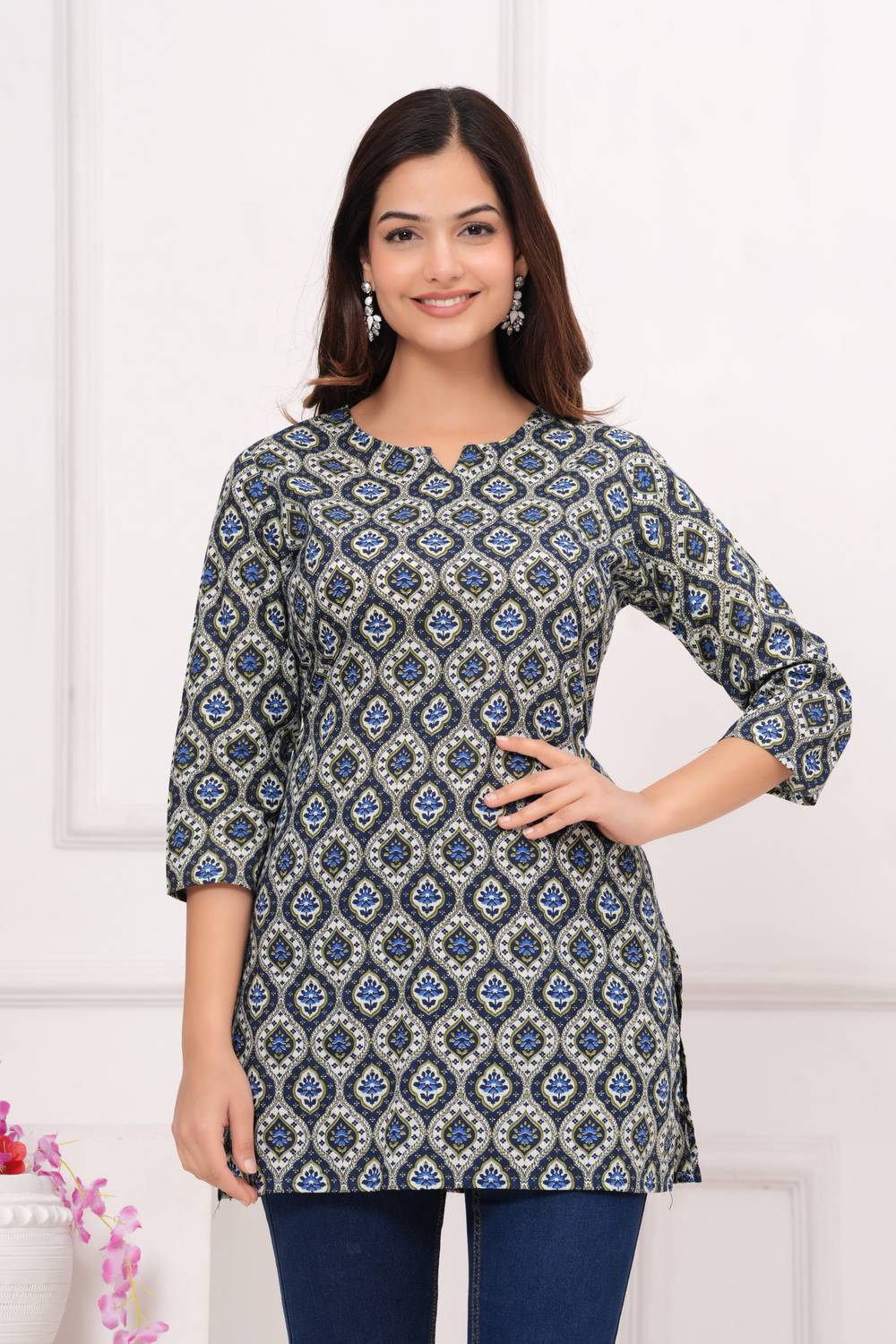 Western Cotton Women Kalamkari Cotton Blend Trail Cut Kurta (Blac